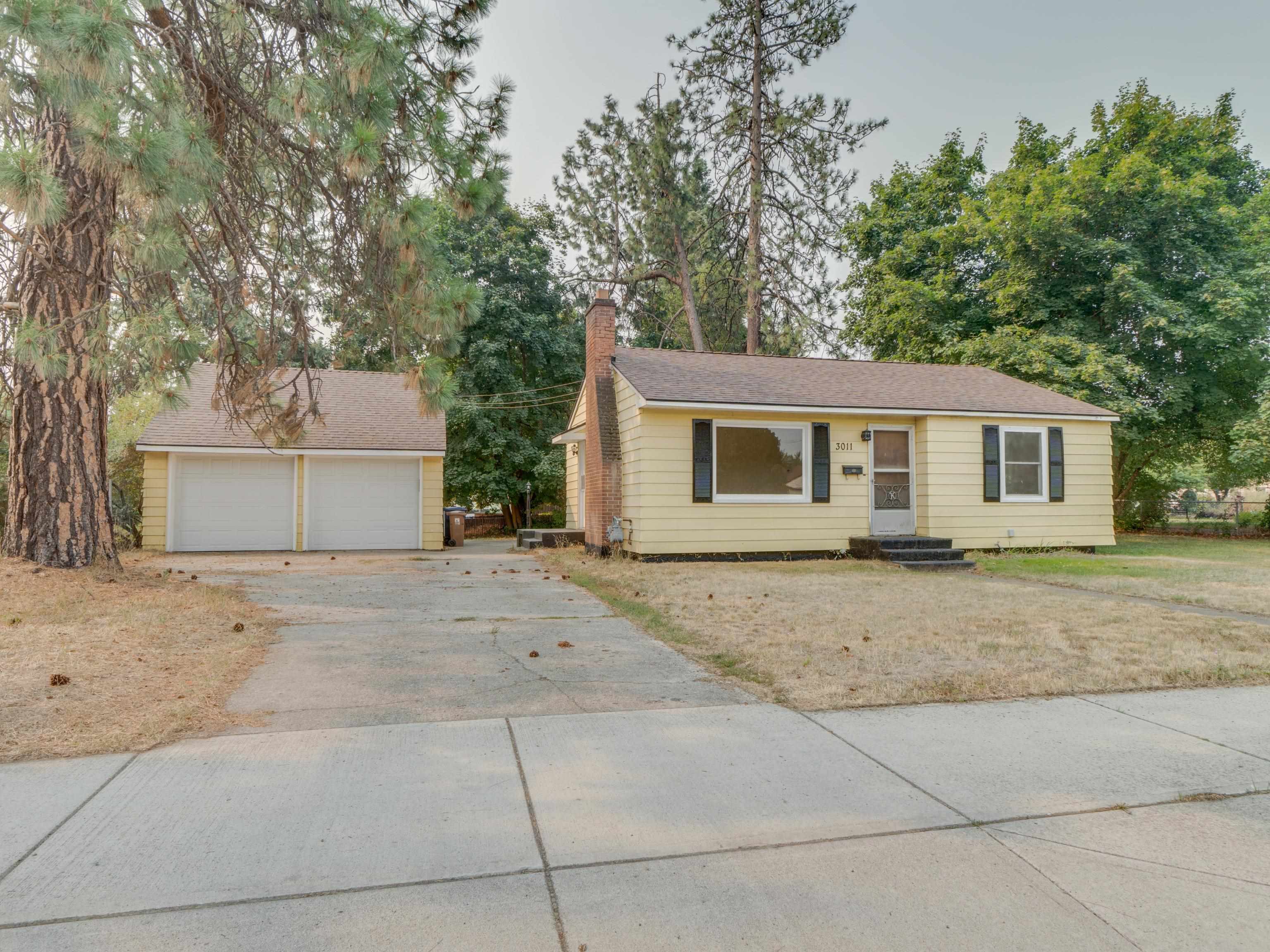 3011 W Rowan Ave - Photo 1