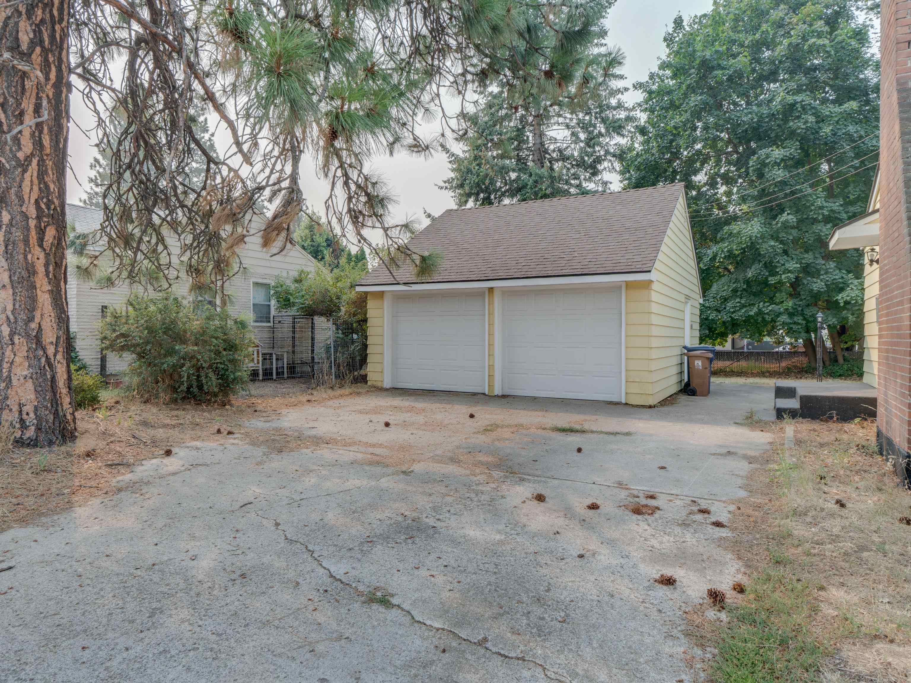 3011 W Rowan Ave - Photo 3