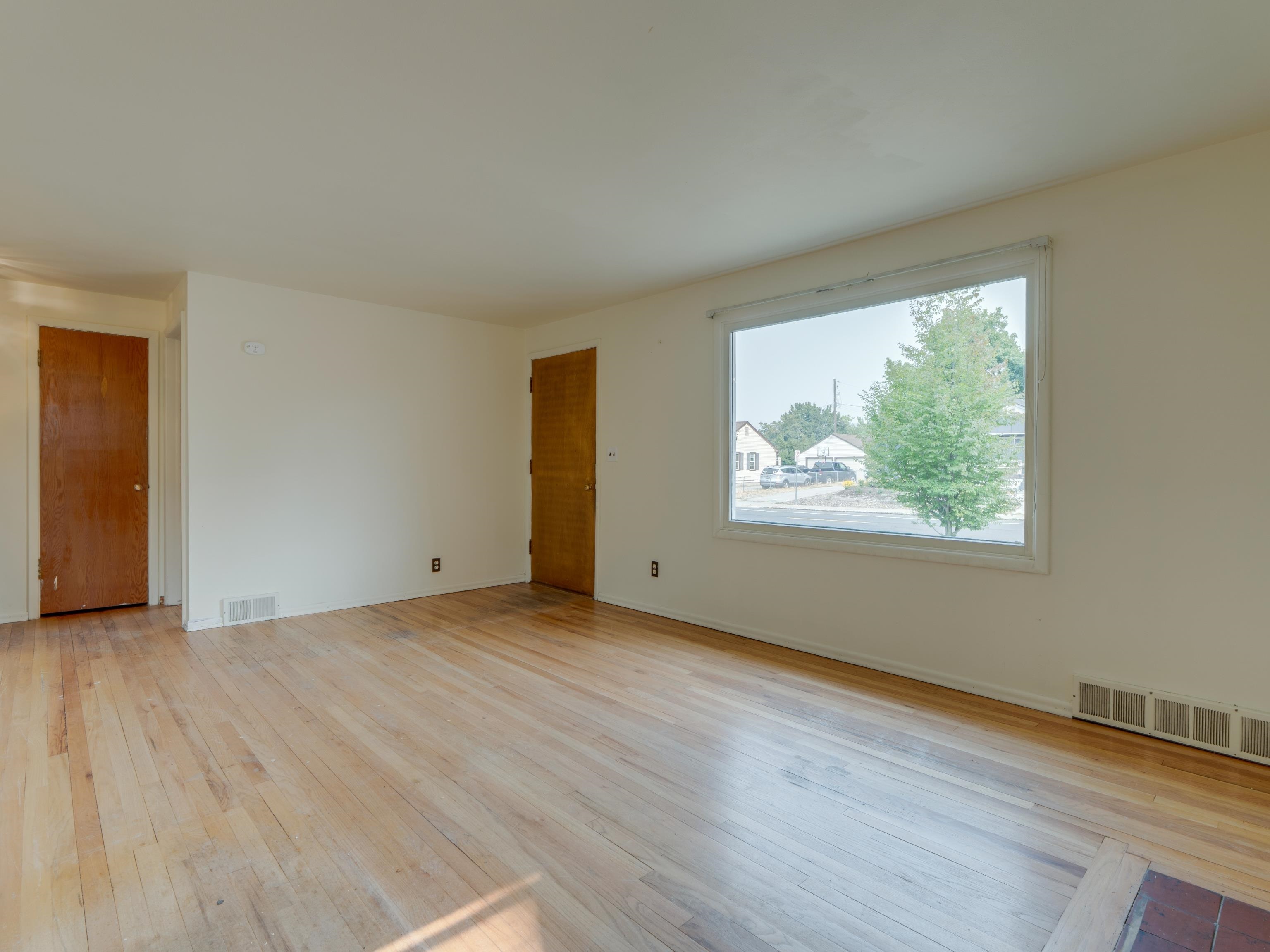 3011 W Rowan Ave - Photo 7