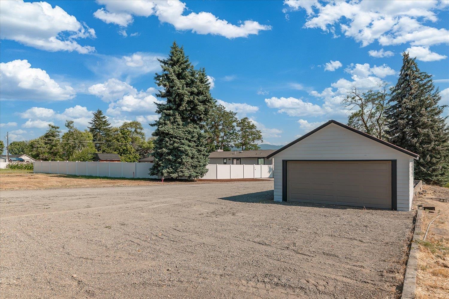 3425 E Upriver Dr - Photo 30