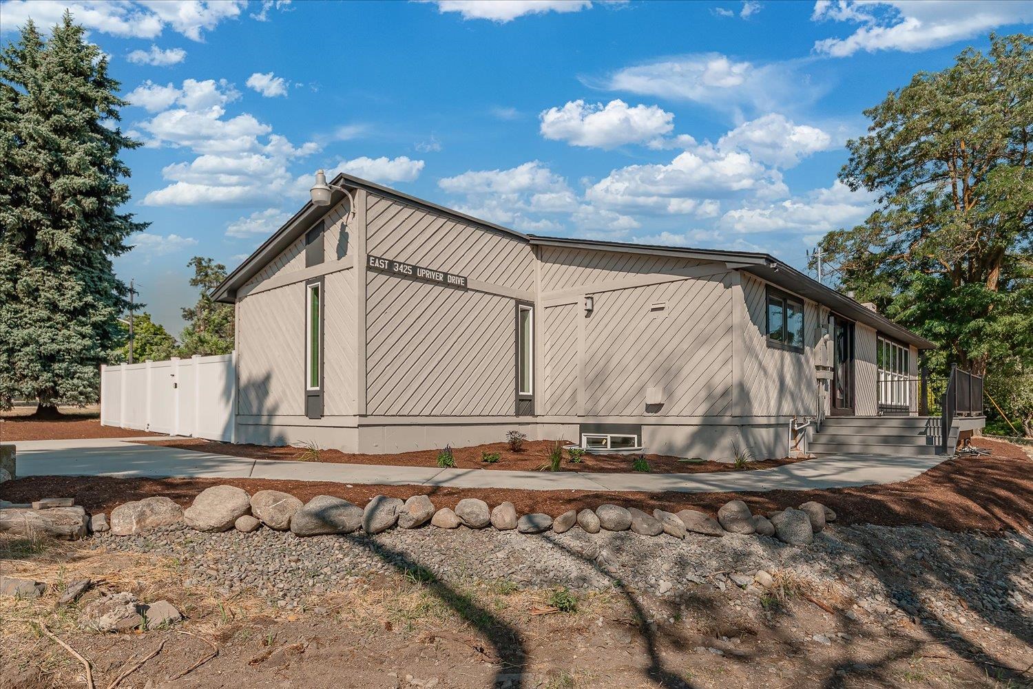 3425 E Upriver Dr - Photo 34