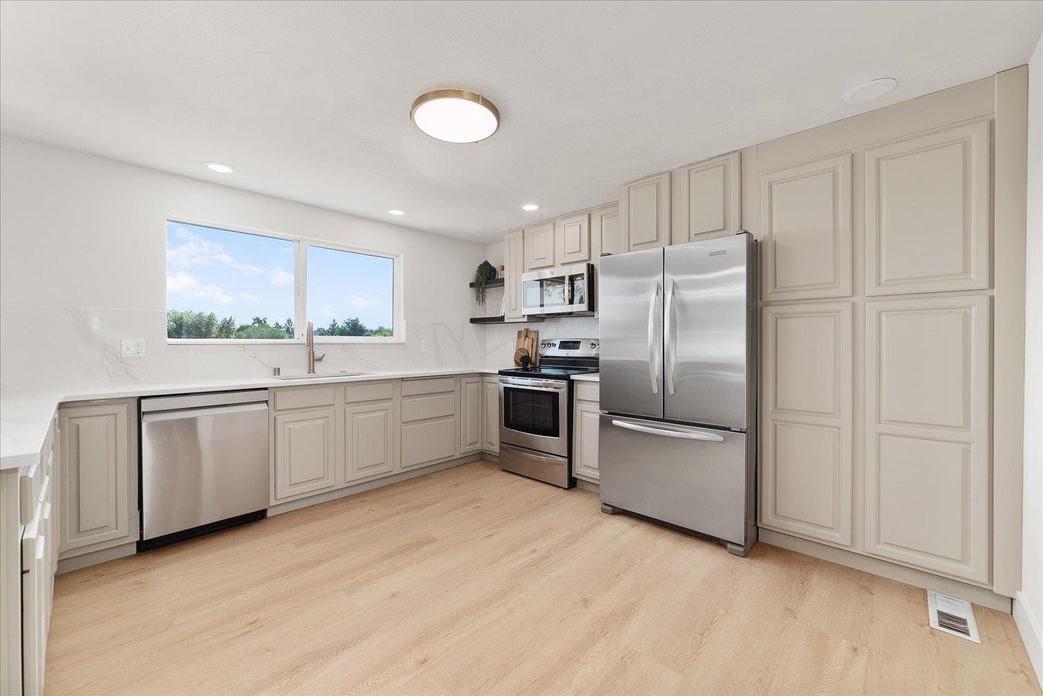 3425 E Upriver Dr - Photo 8