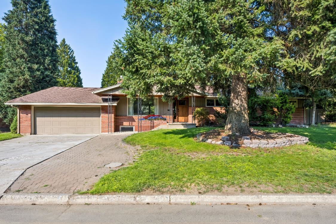 10416 N College Cir - Photo 1