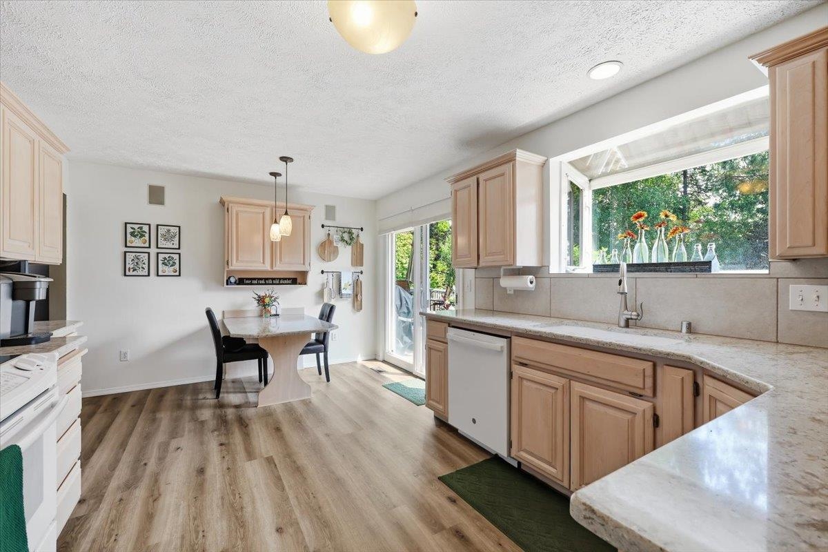 5225 S Madelia St - Photo 3