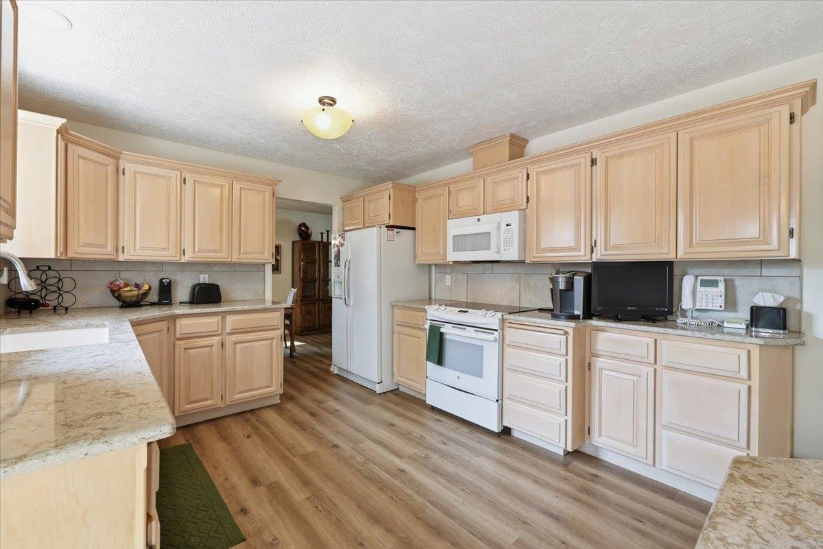 5225 S Madelia St - Photo 18