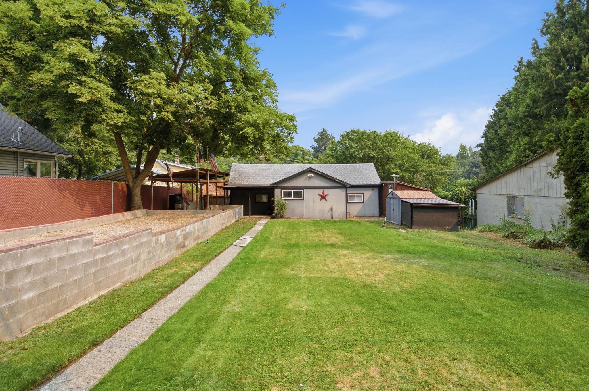 1103 E 12th Ave - Photo 2