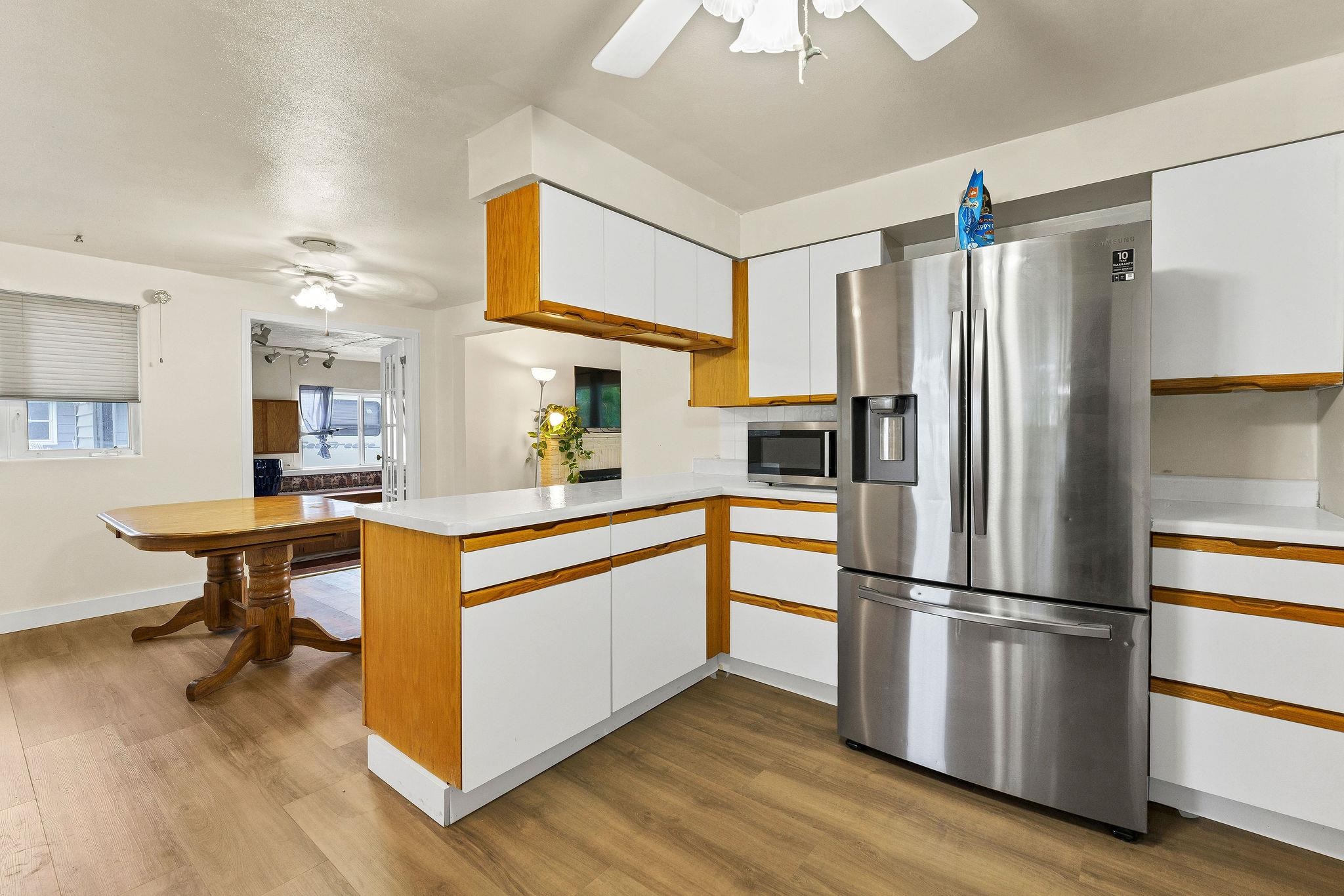 915 N Bowdish Rd - Photo 10