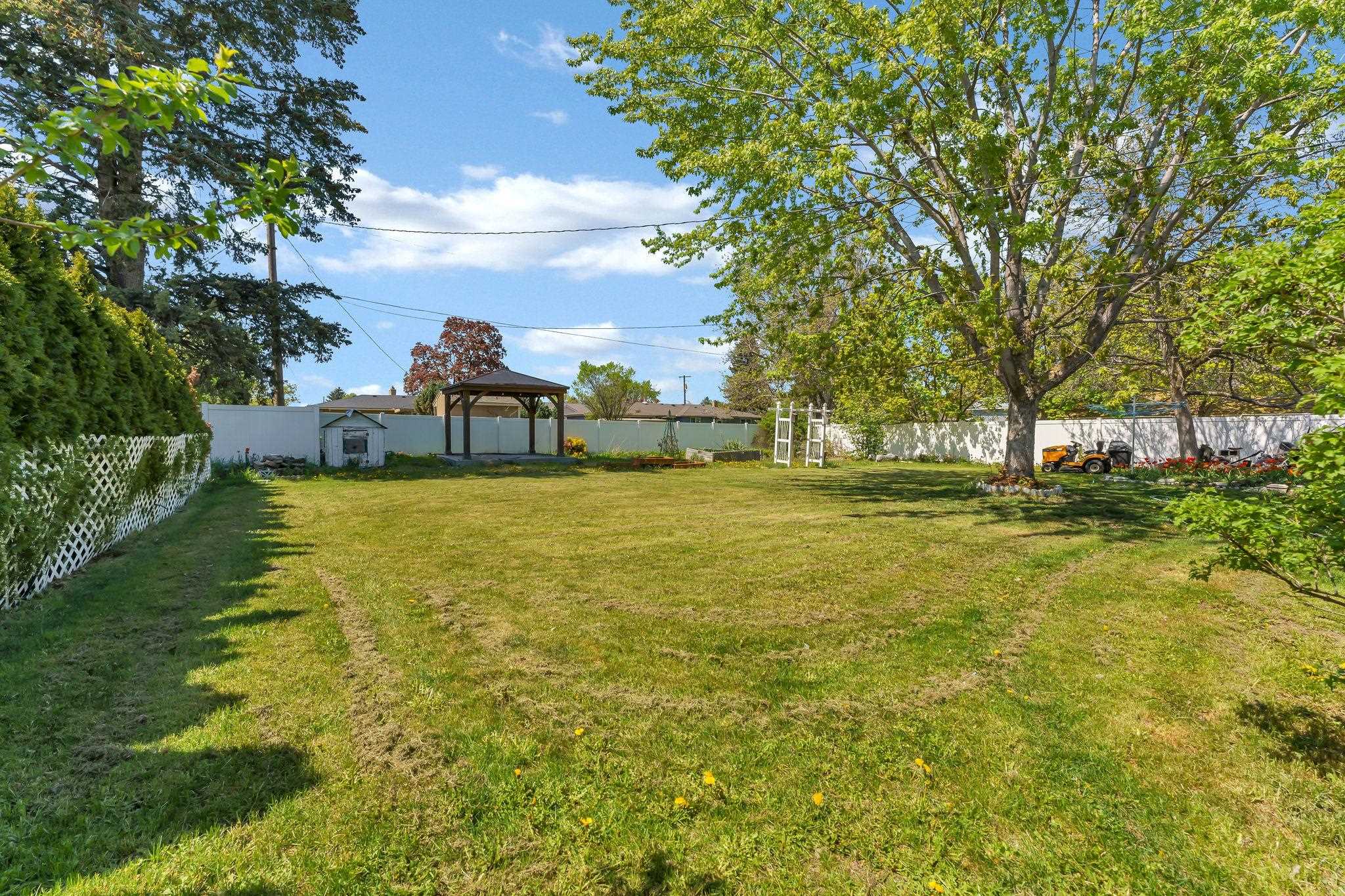 915 N Bowdish Rd - Photo 23