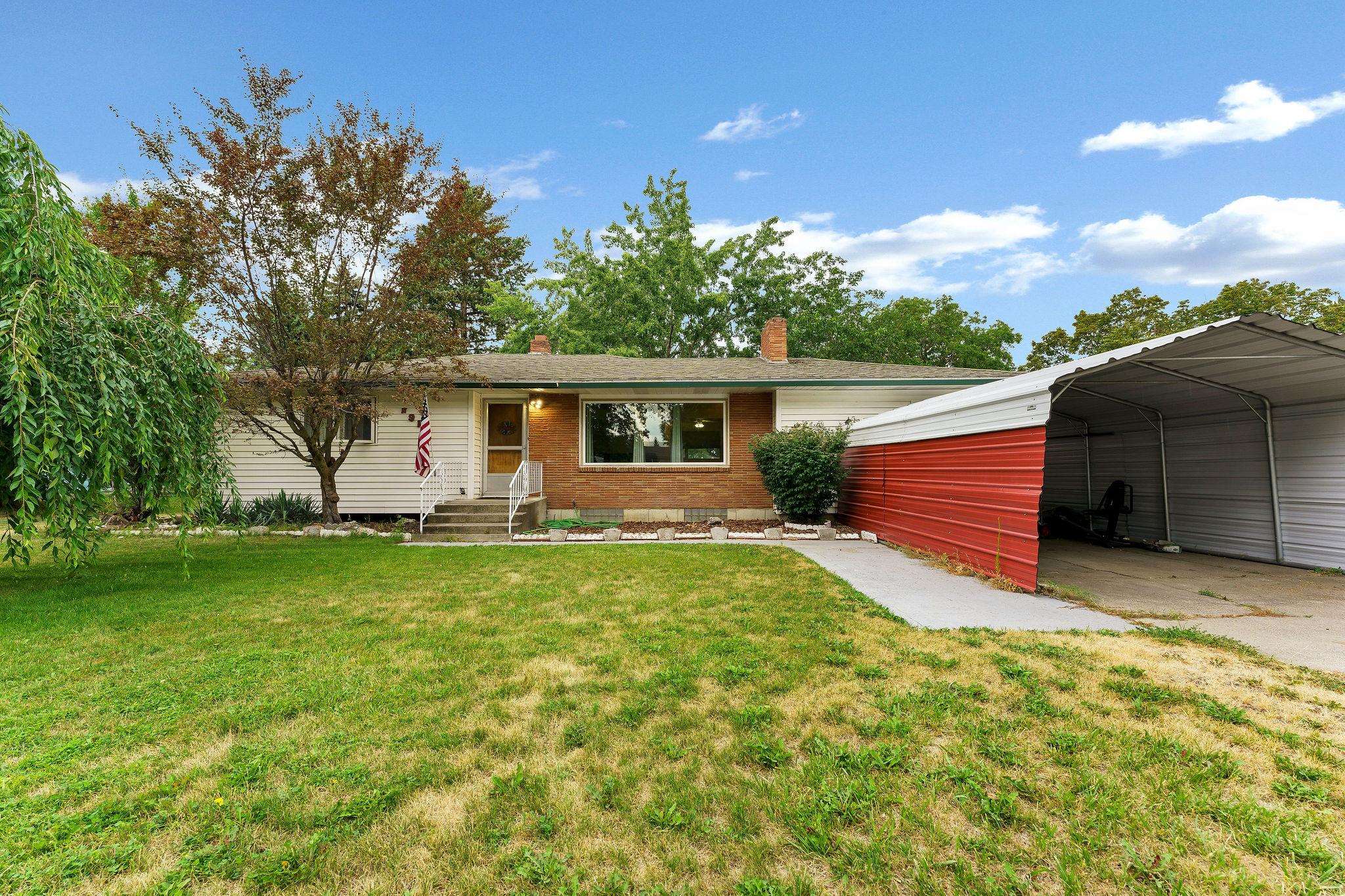 915 N Bowdish Rd - Photo 1