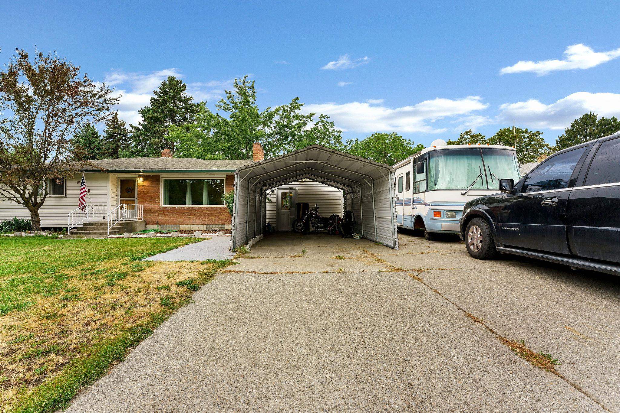 915 N Bowdish Rd - Photo 27