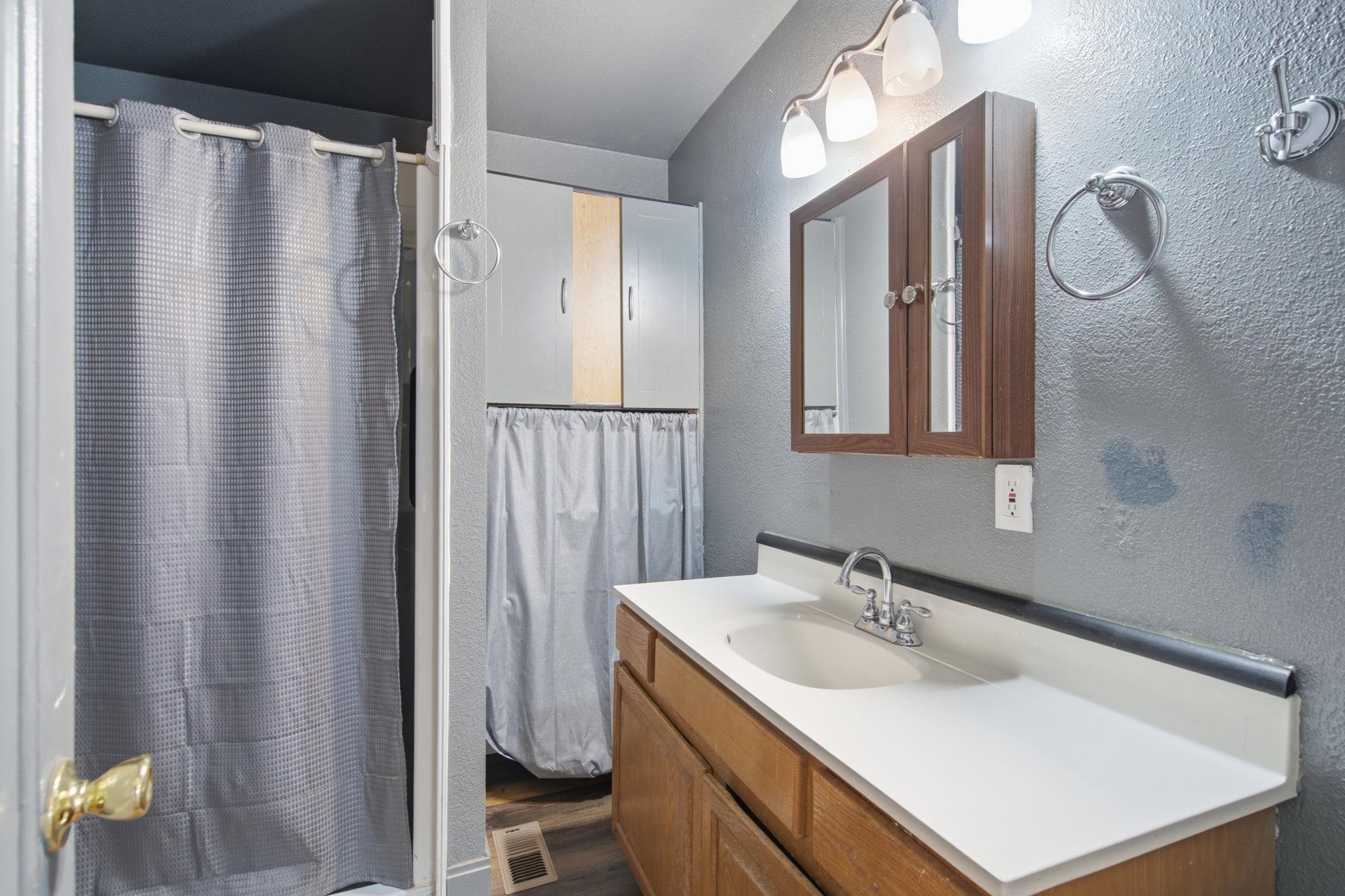 1103 E 12th Ave - Photo 18