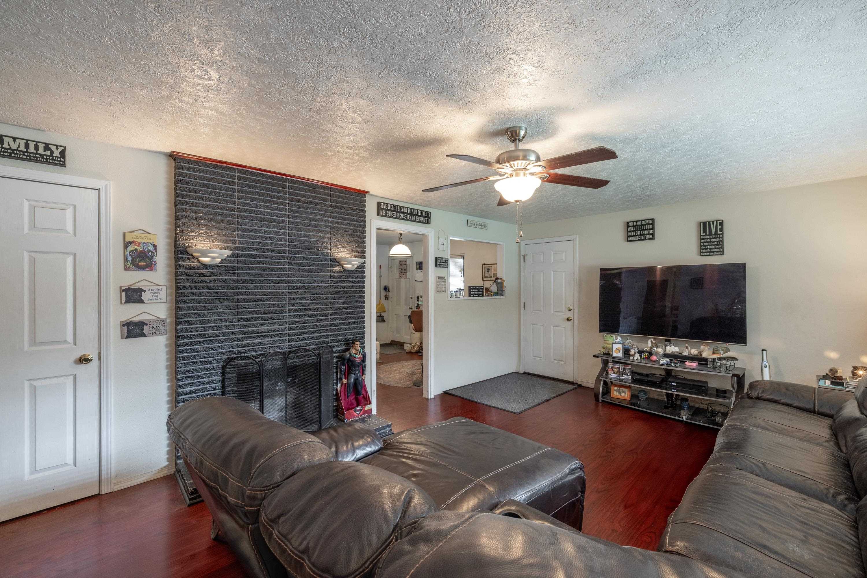 902 S Freya St - Photo 6