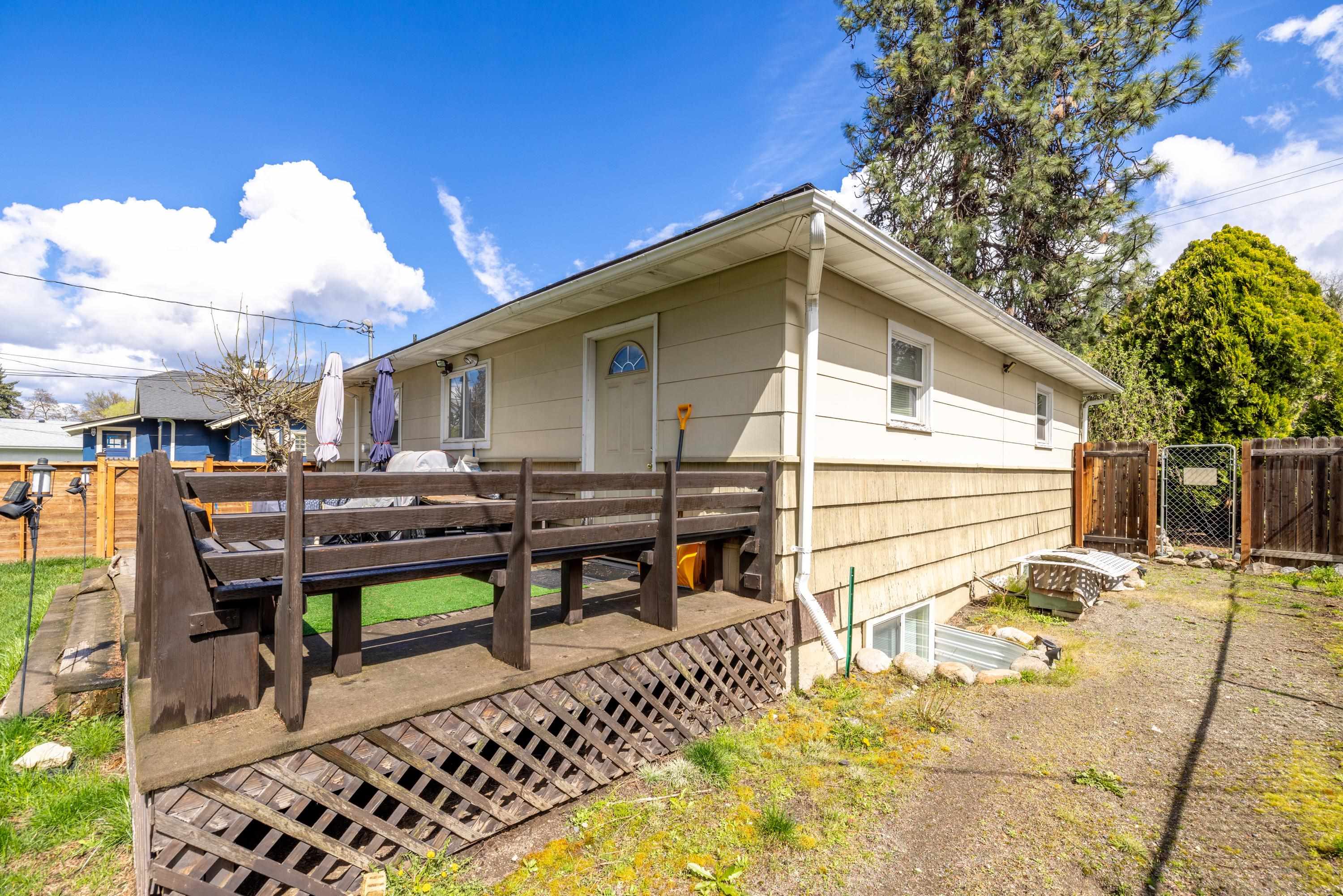 902 S Freya St - Photo 22