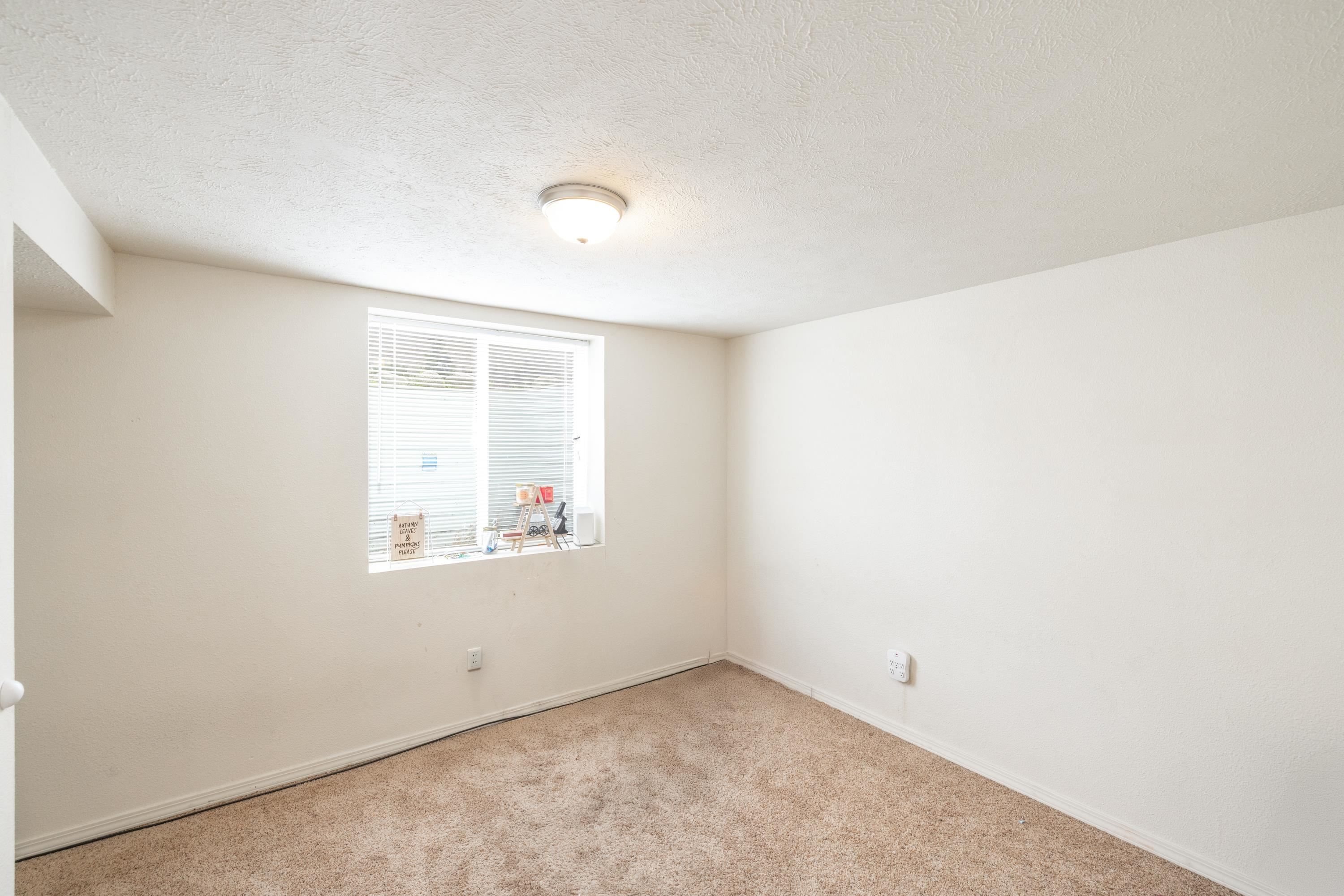 902 S Freya St - Photo 19