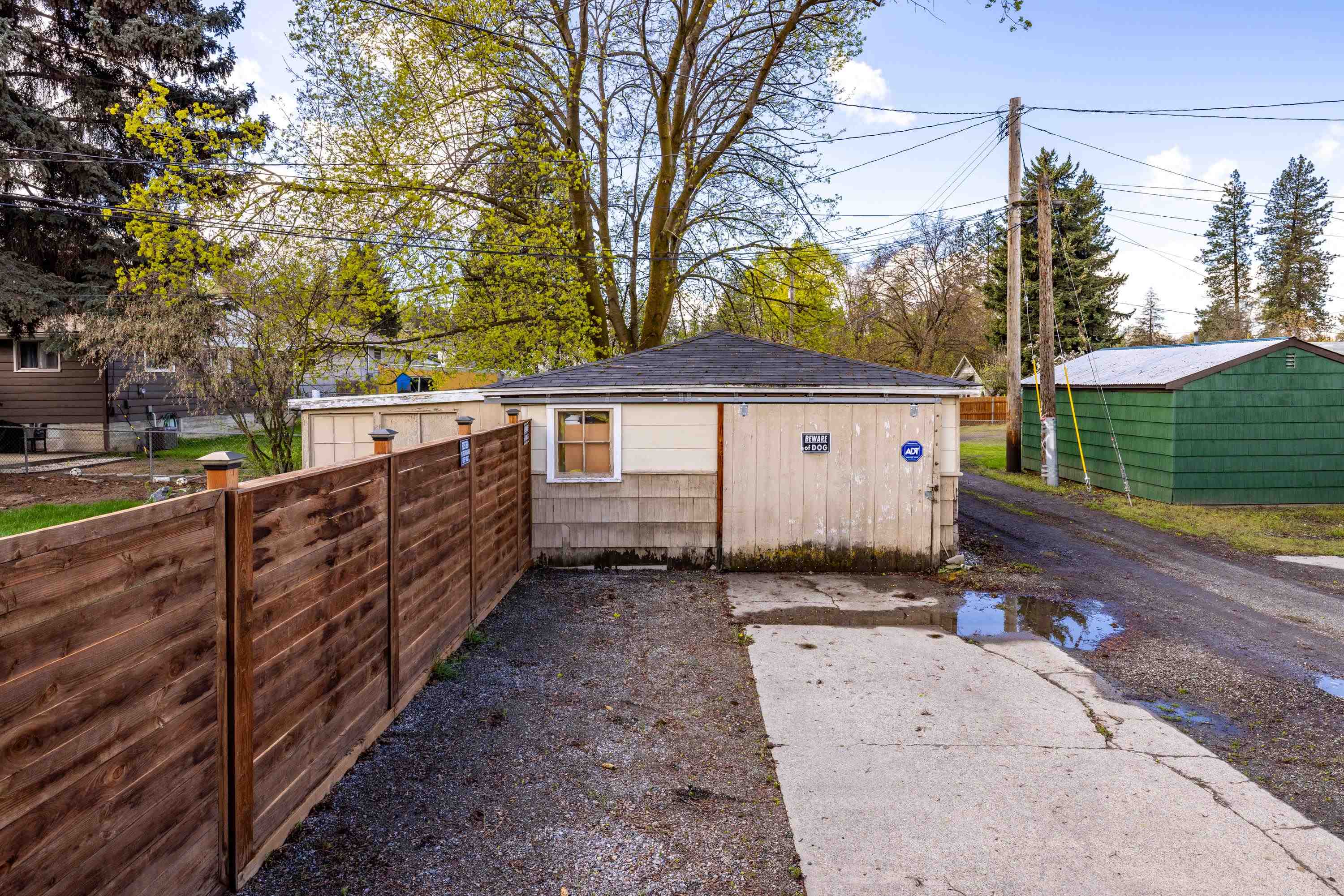 902 S Freya St - Photo 25