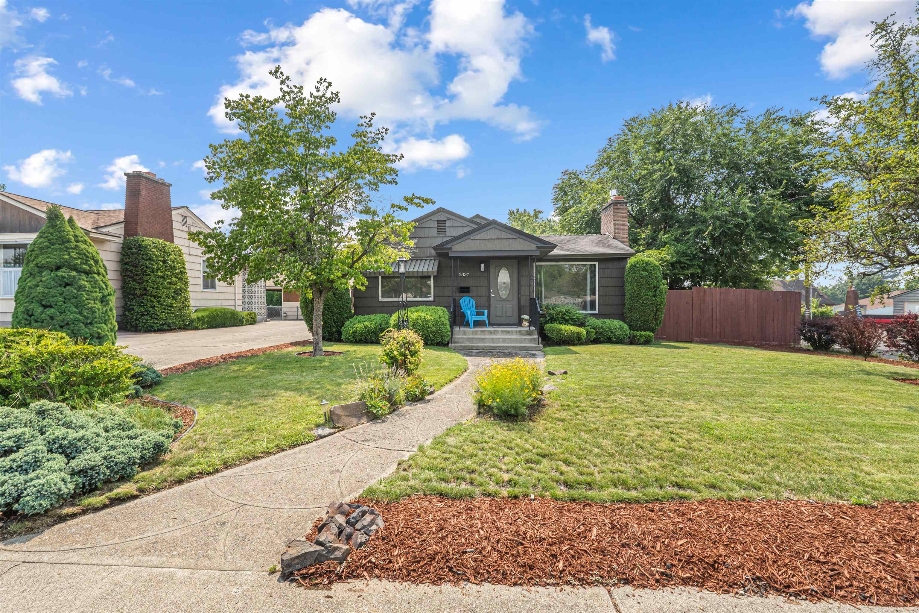 2337 W Rockwell Ave - Photo 1