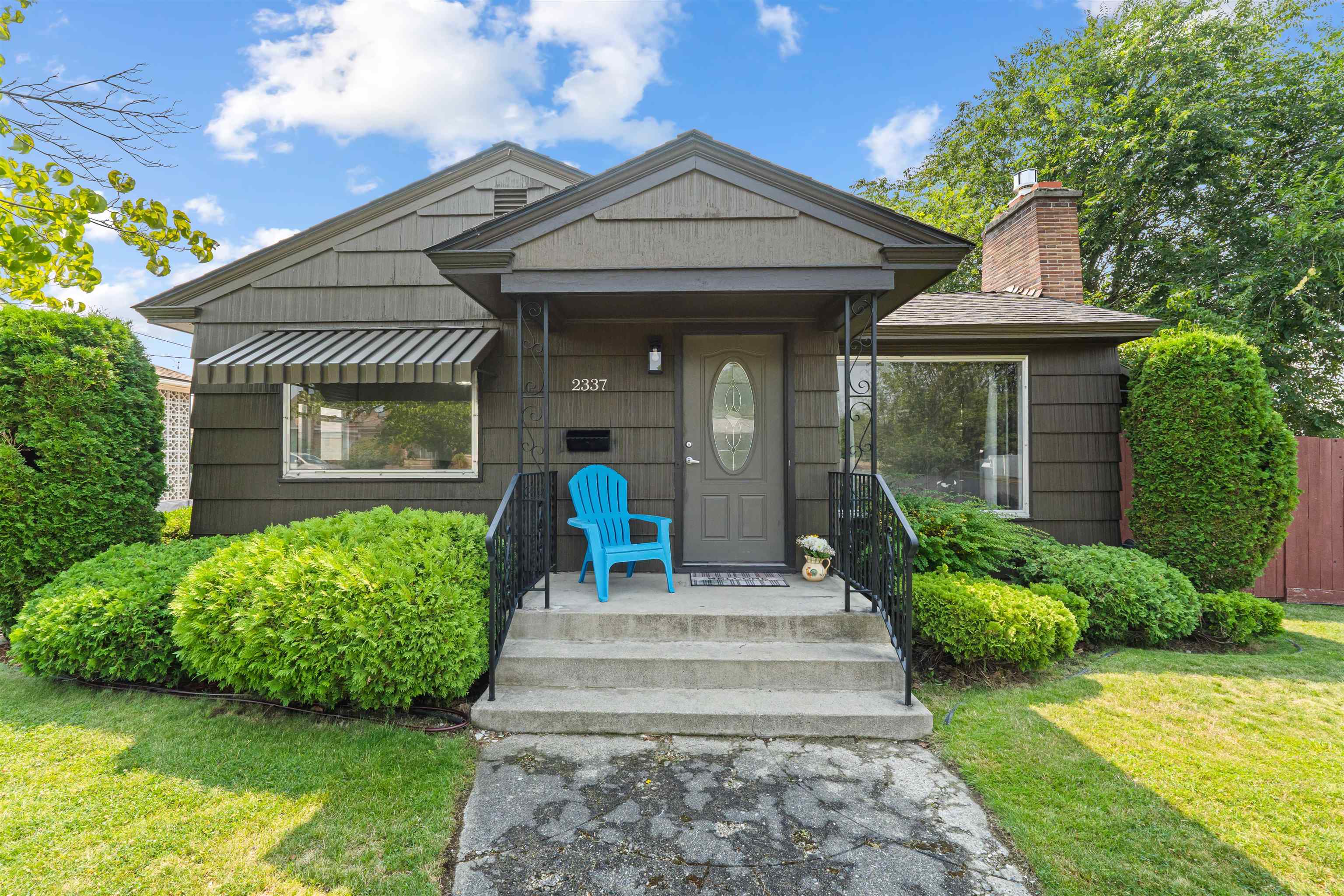 2337 W Rockwell Ave - Photo 2
