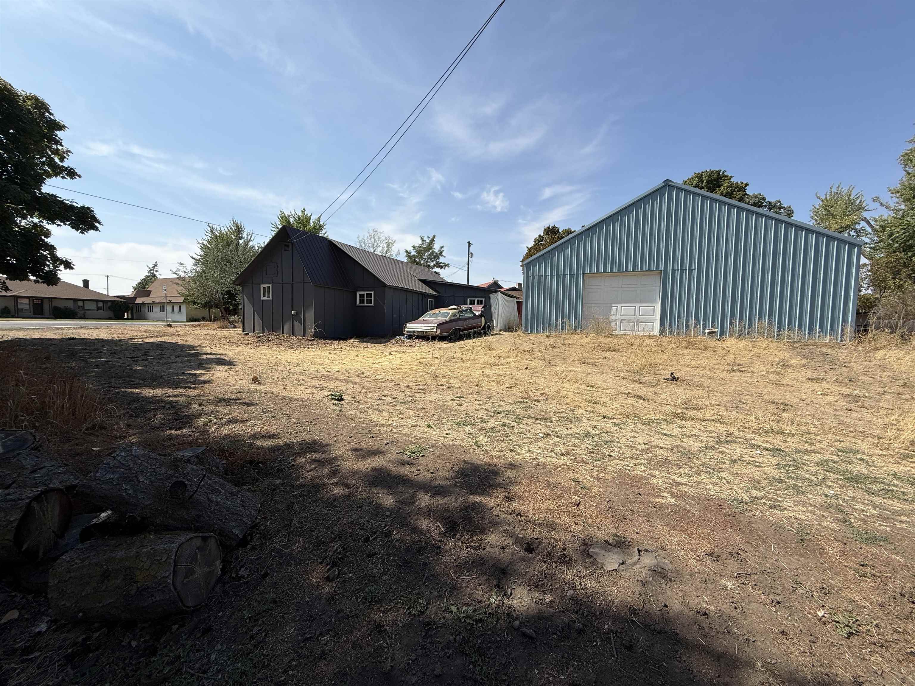 711 E Lake St - Photo 12