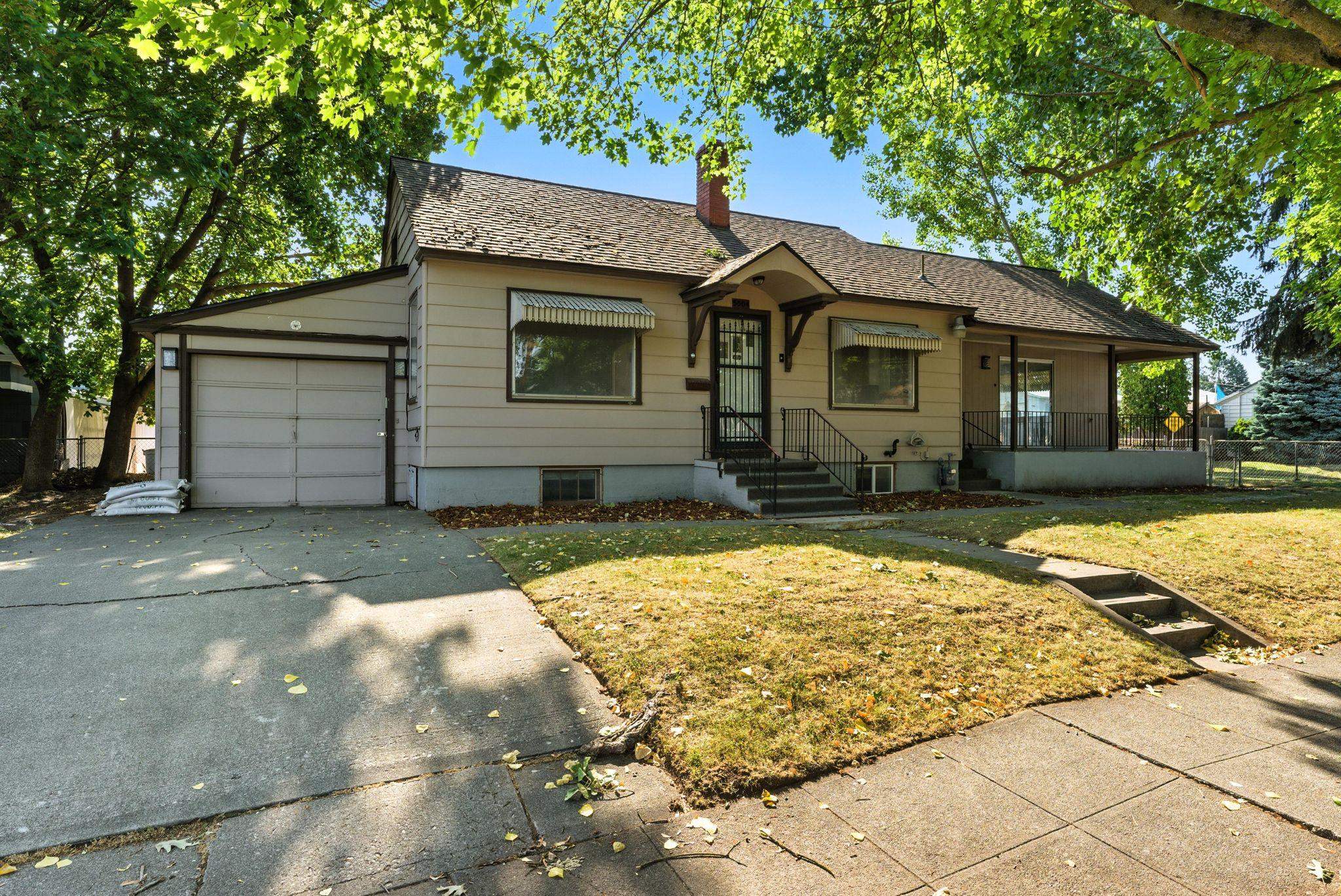 5504 N Post St - Photo 2