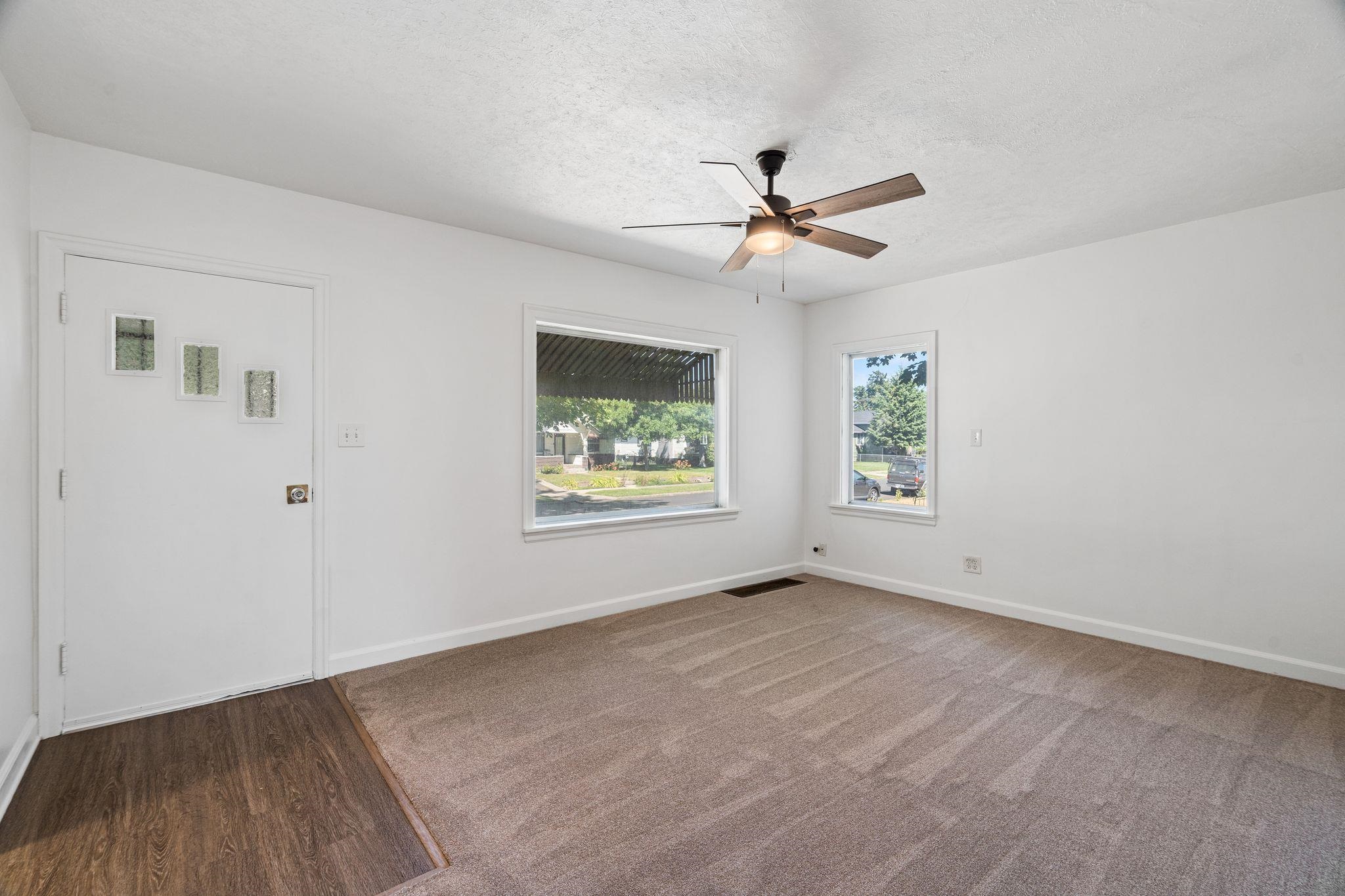 5504 N Post St - Photo 4