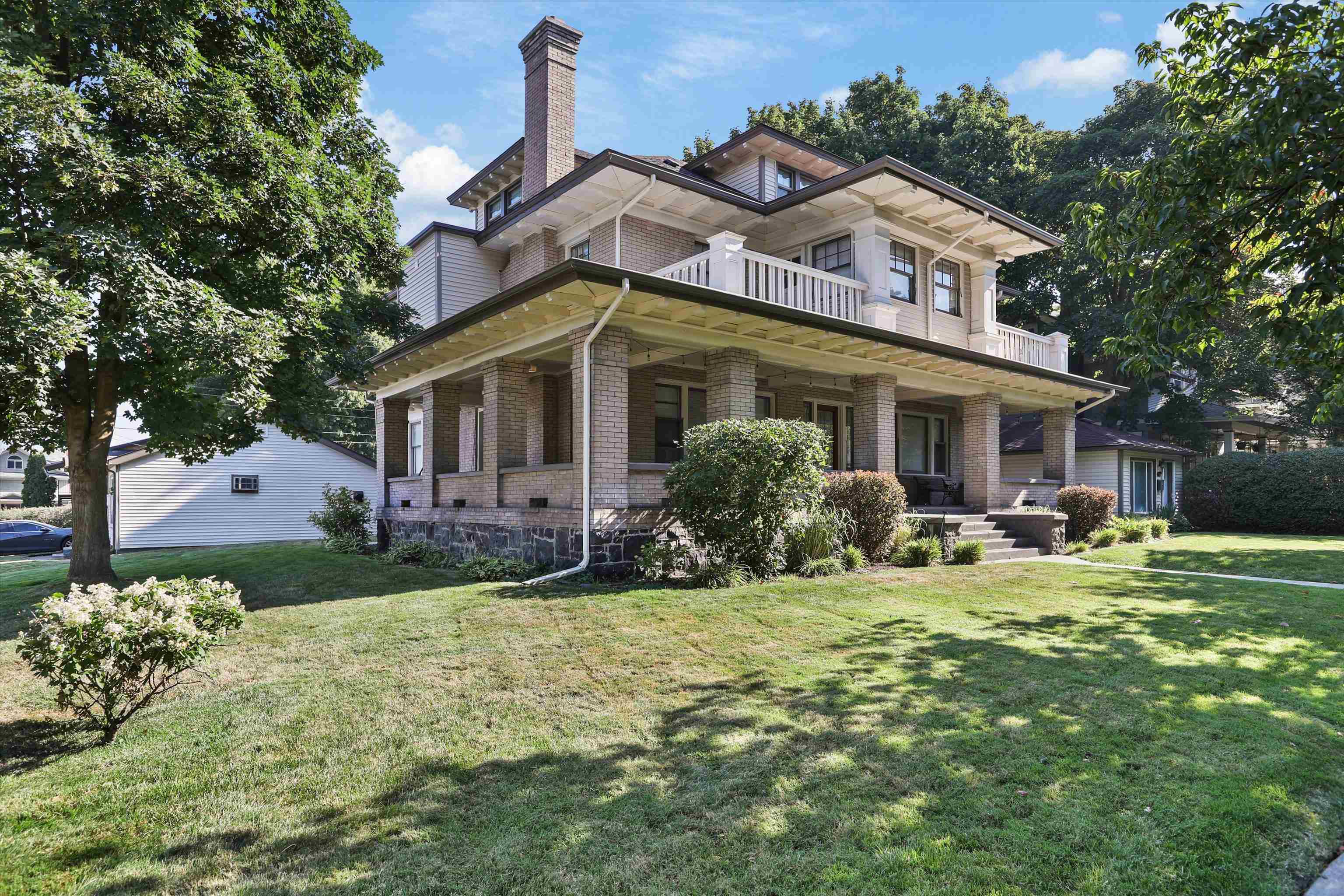 1722 W 11th Ave - Photo 1