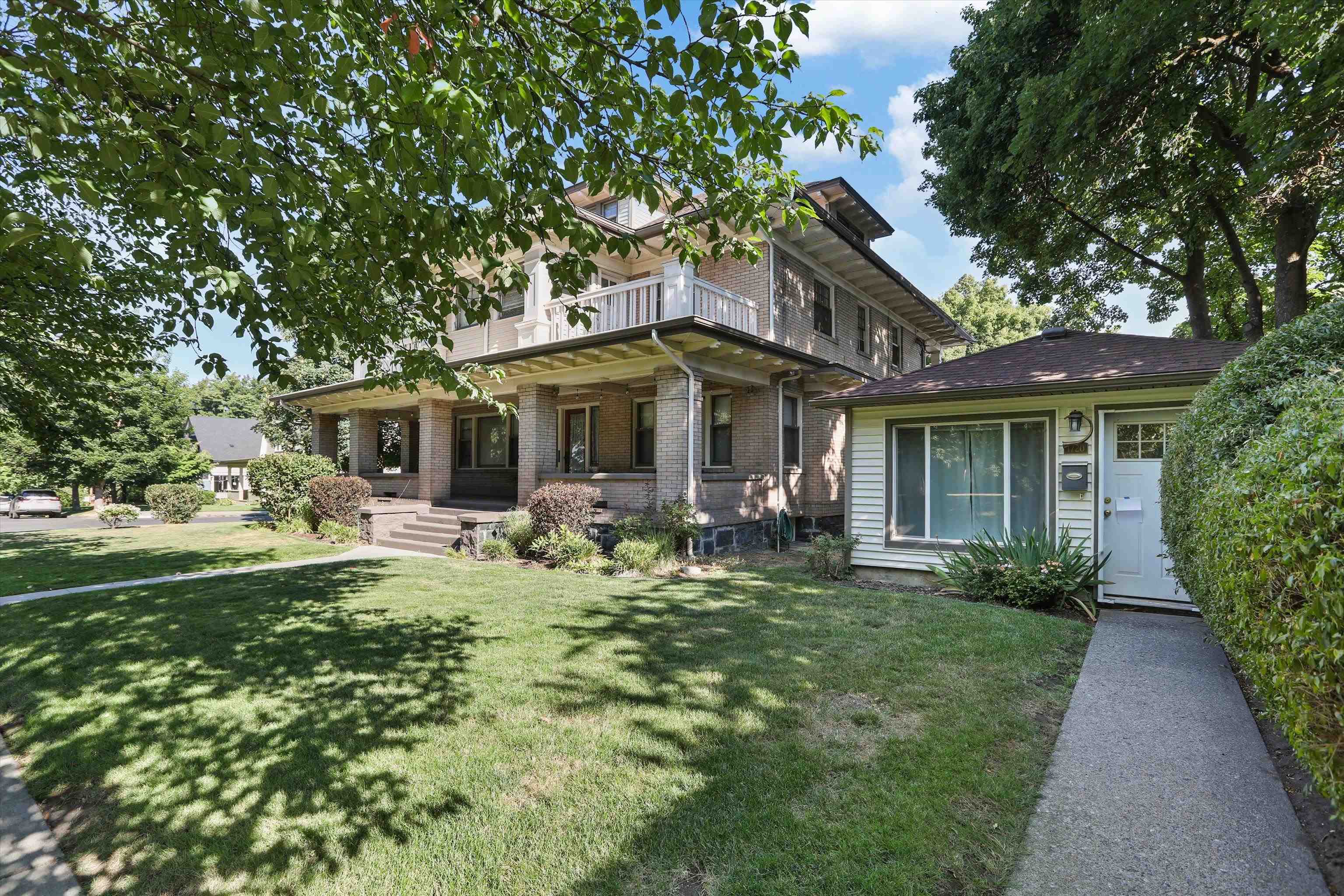 1722 W 11th Ave - Photo 2