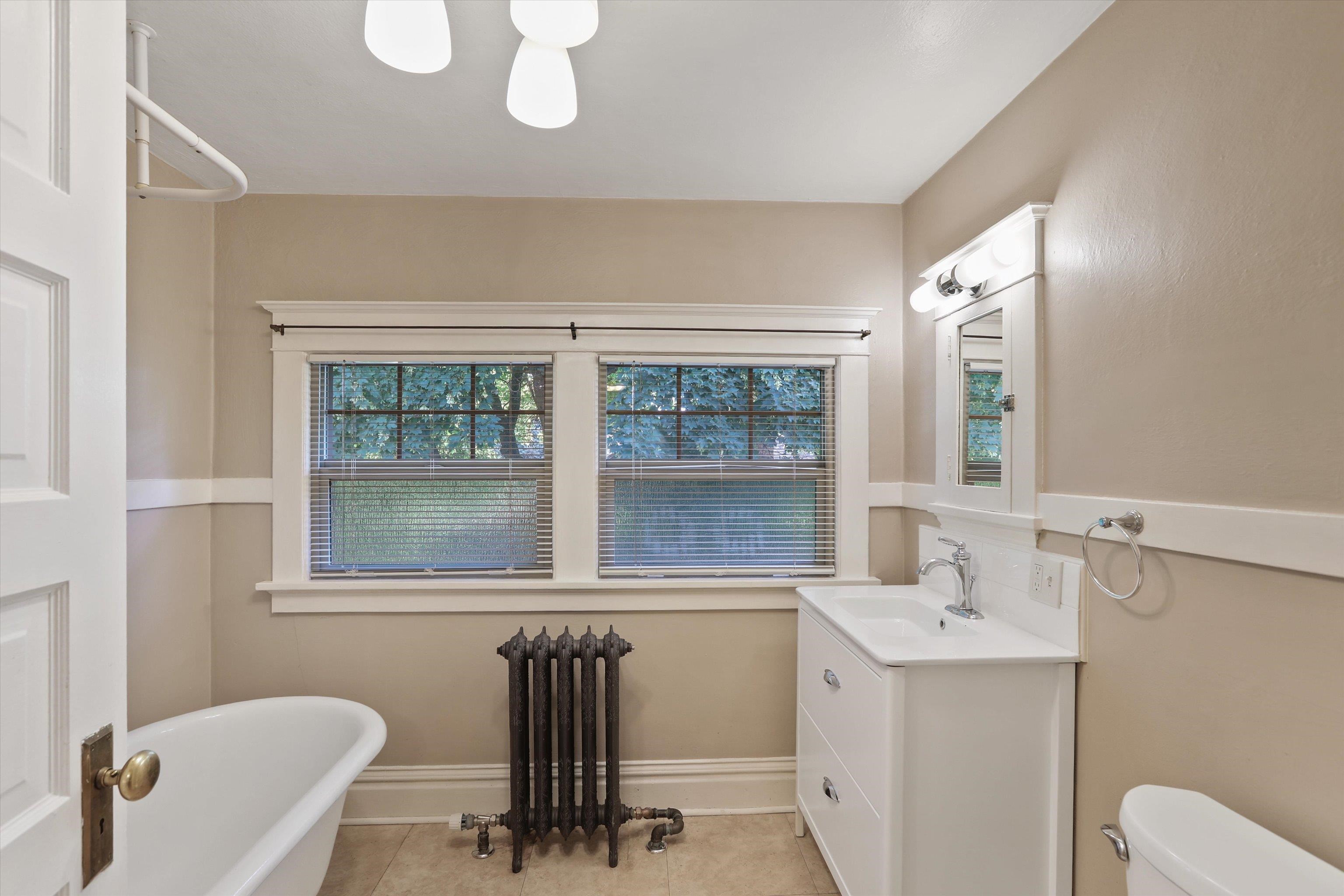 1722 W 11th Ave - Photo 18