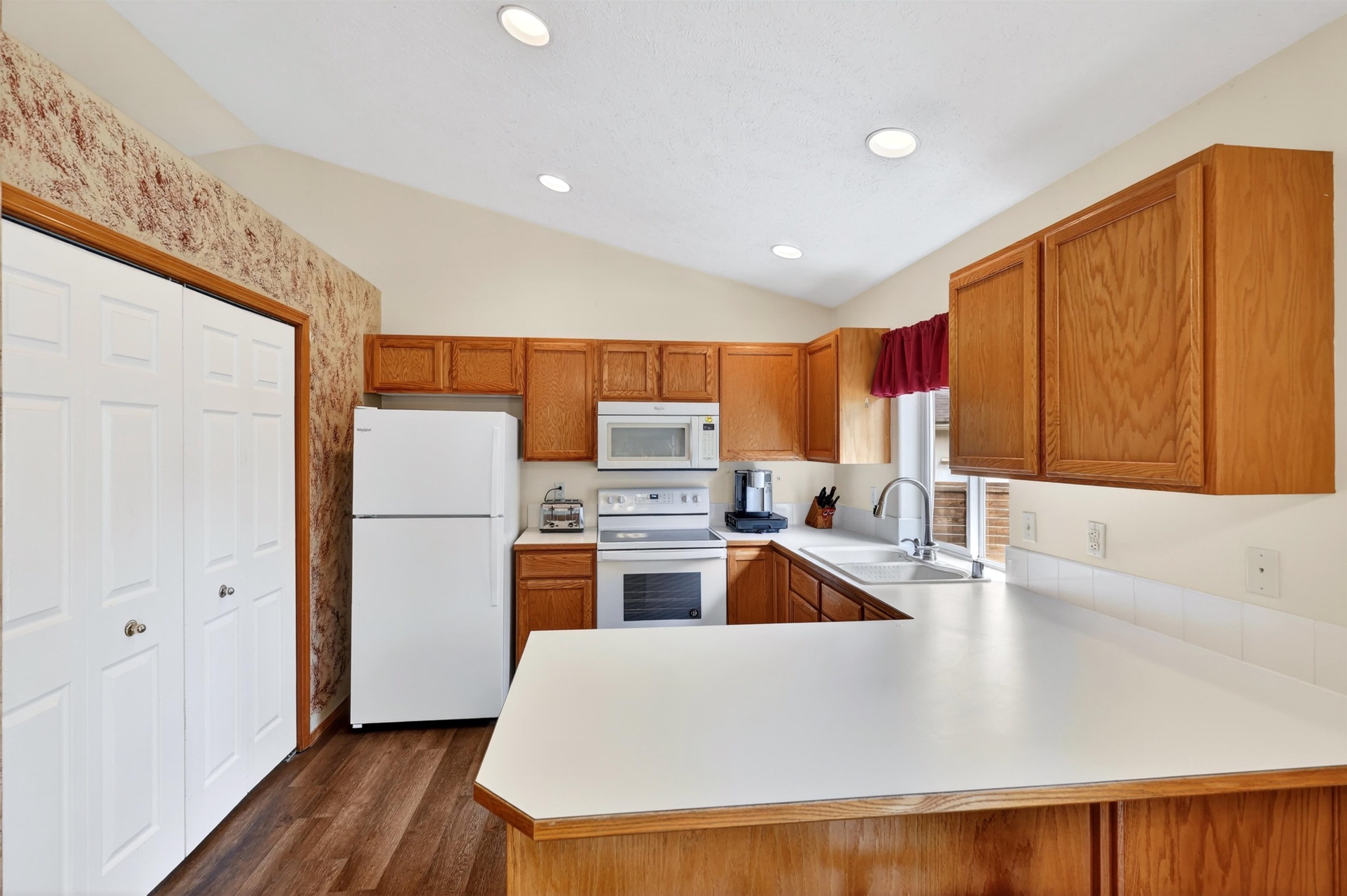 9920 N Parkside Dr - Photo 2