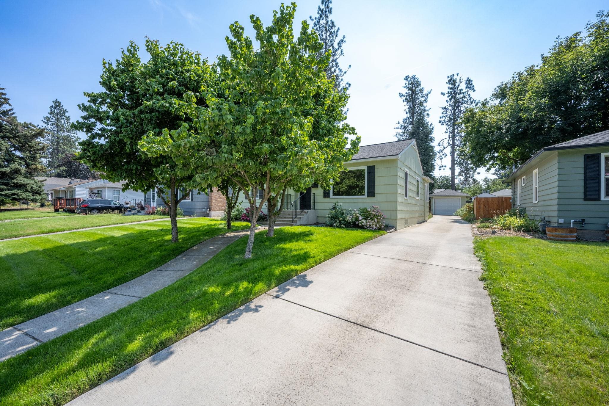1304 E 39th Ave - Photo 4