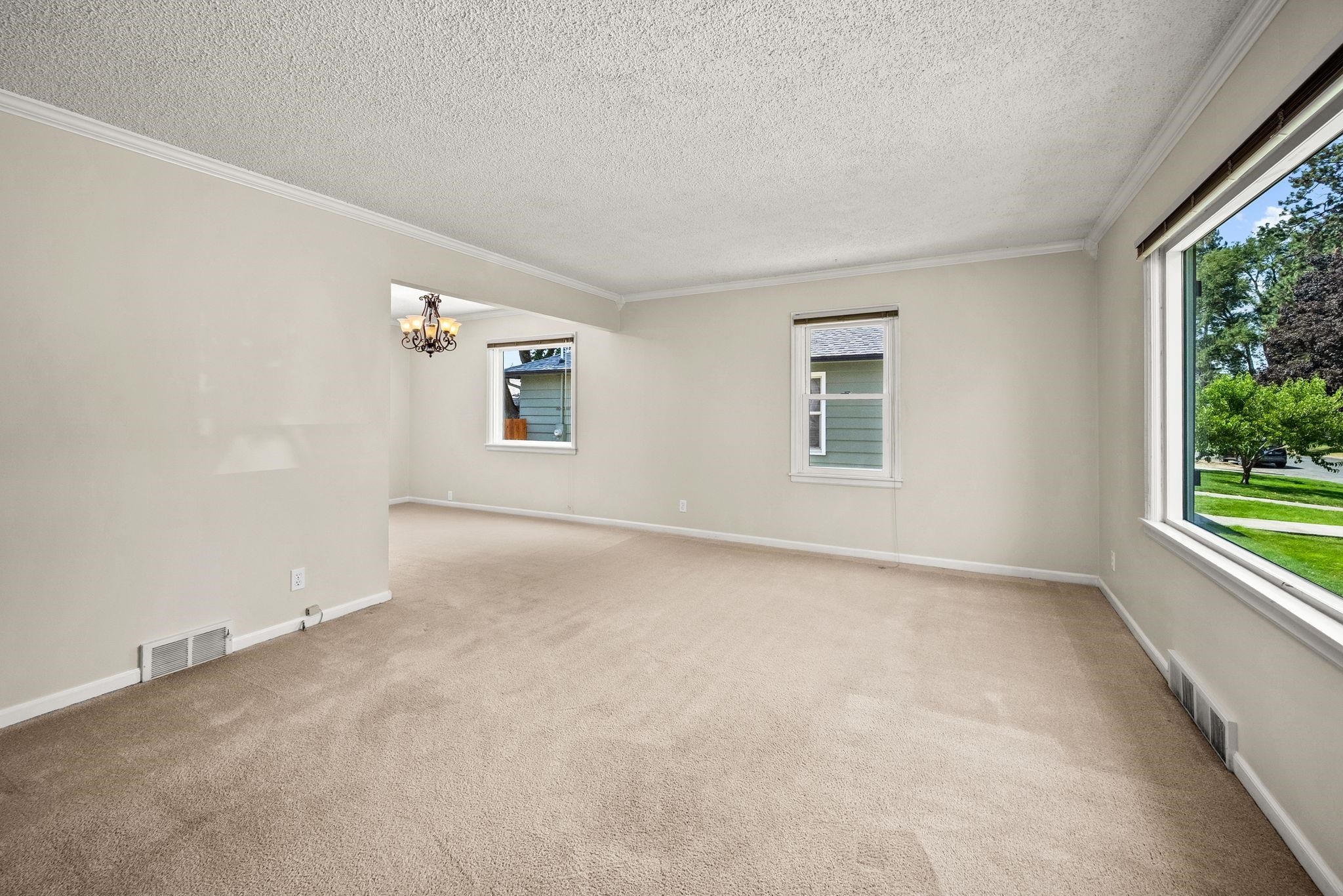 1304 E 39th Ave - Photo 14