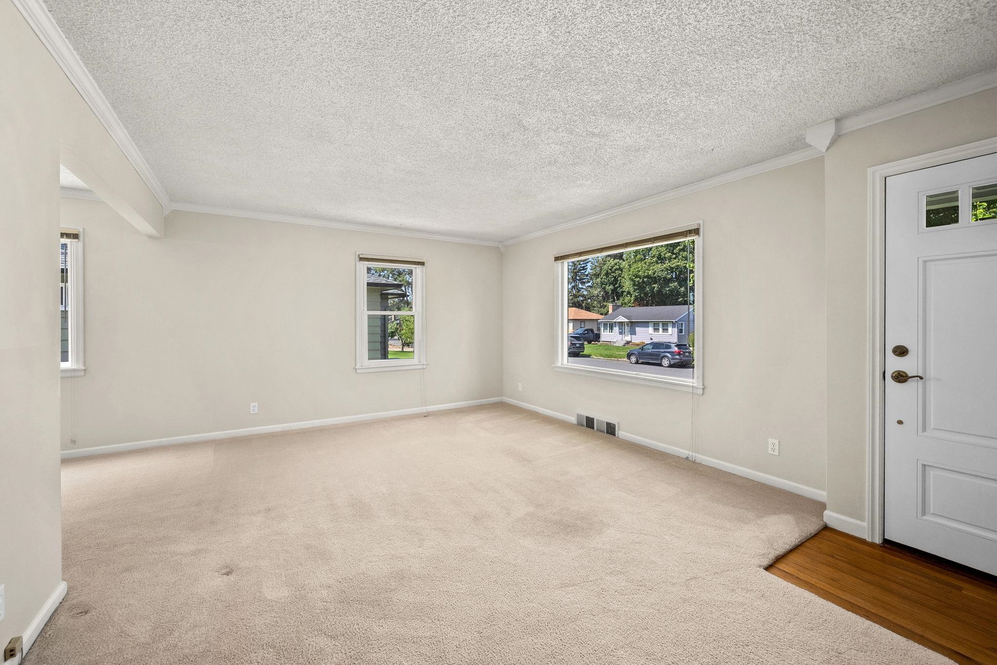 1304 E 39th Ave - Photo 9