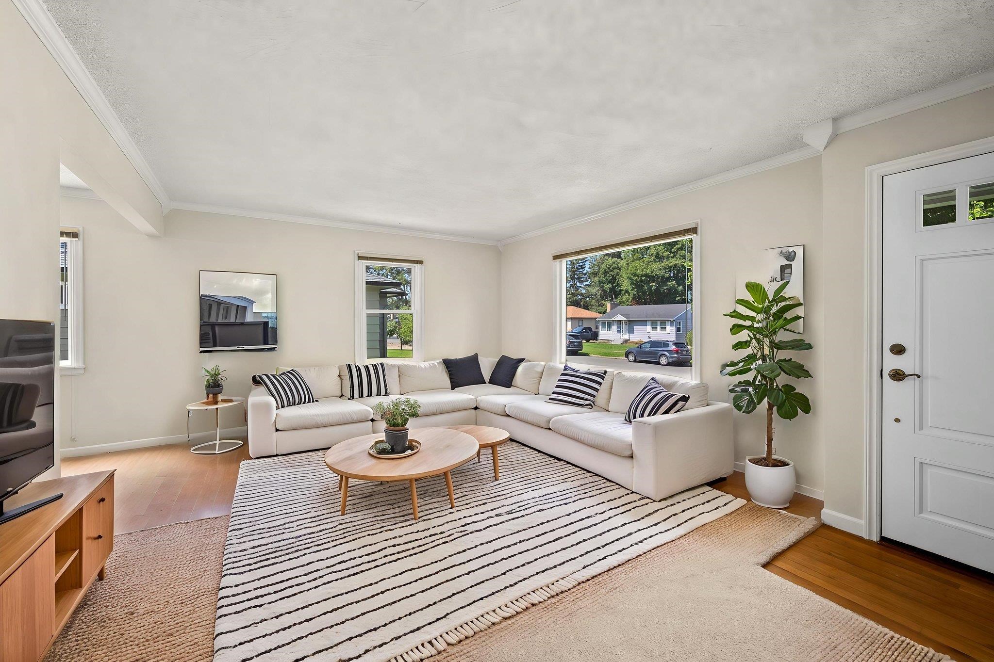 1304 E 39th Ave - Photo 8