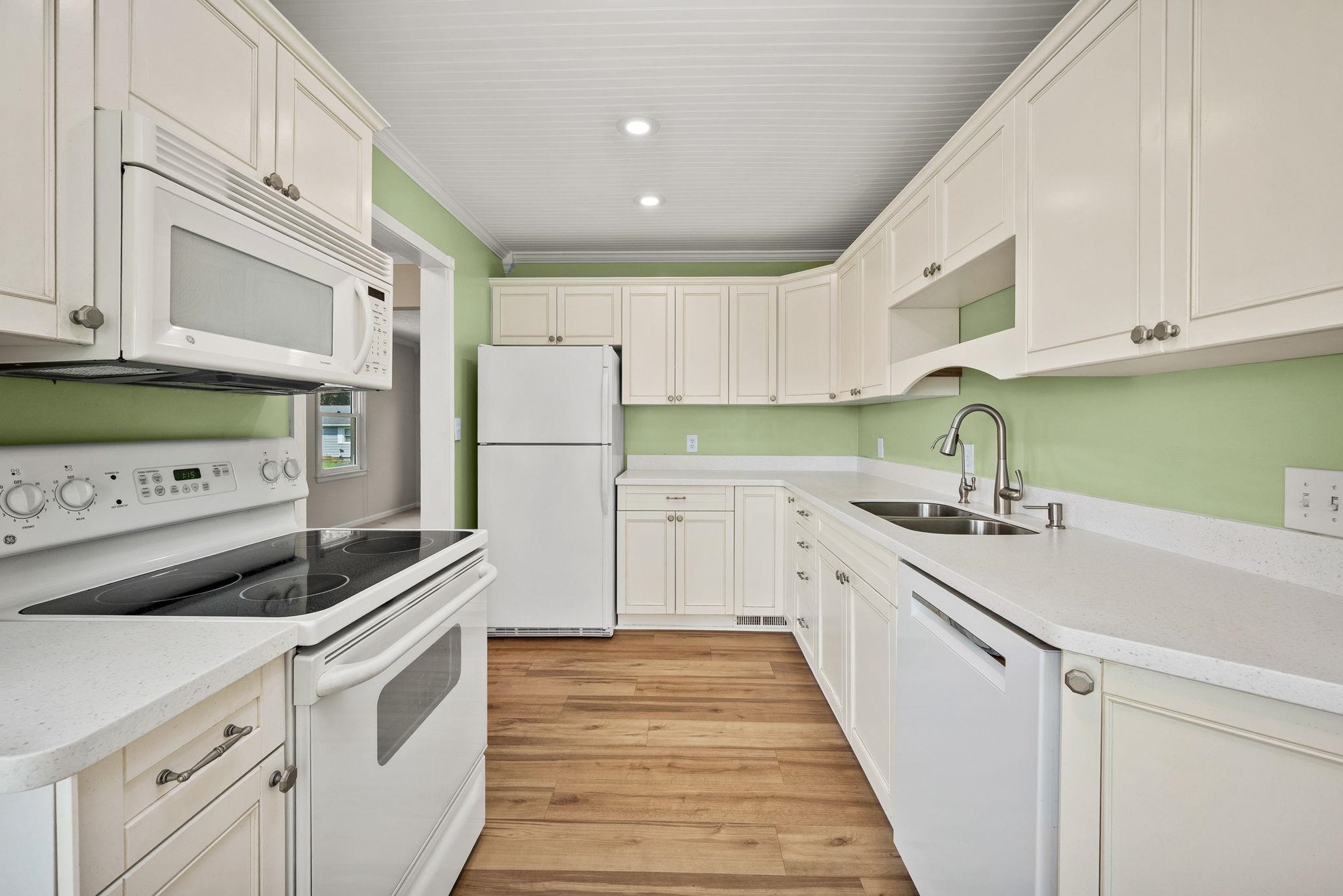 1304 E 39th Ave - Photo 18