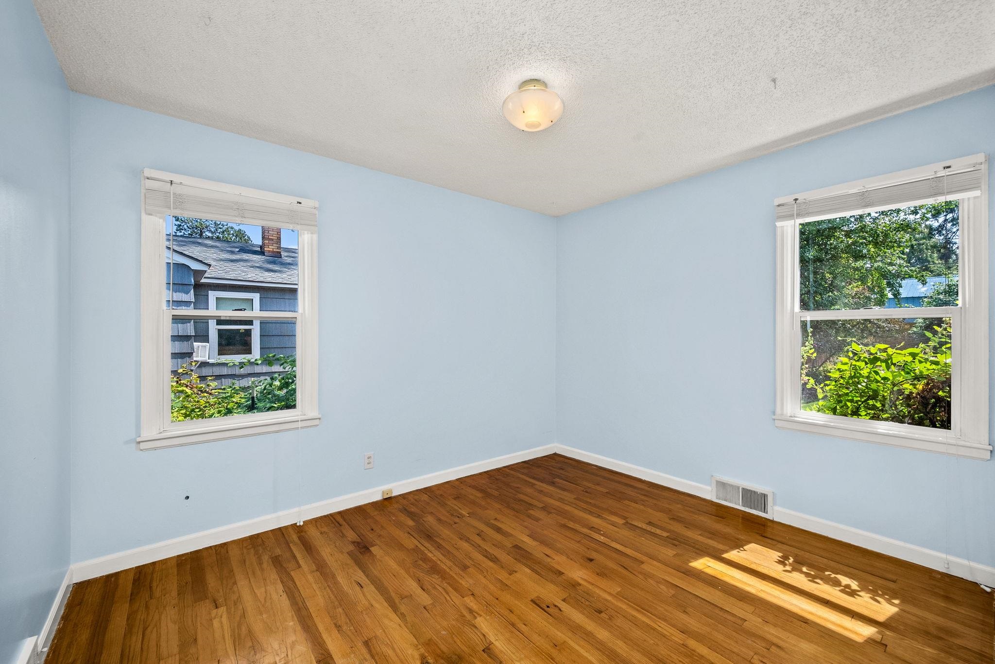 1304 E 39th Ave - Photo 29