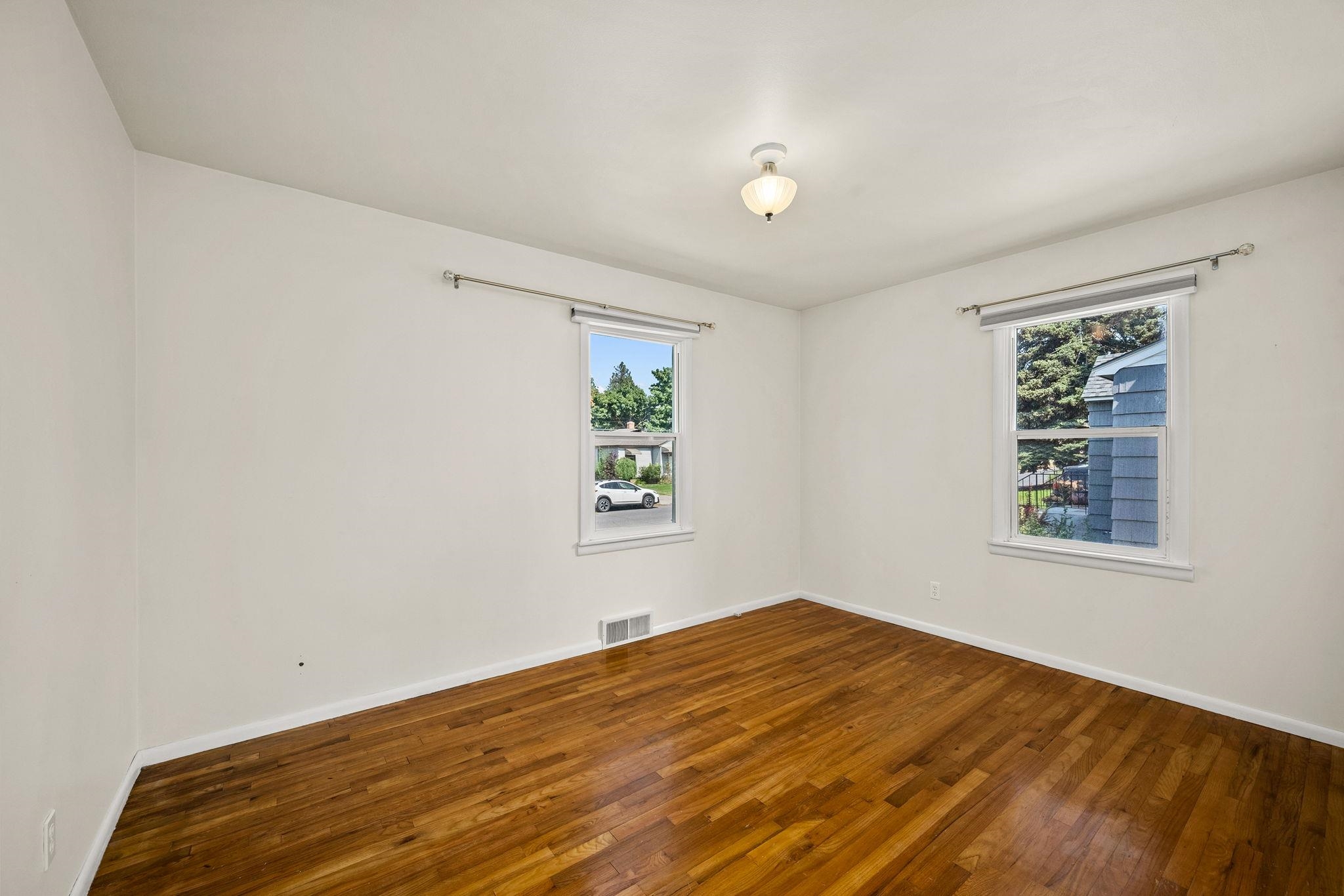 1304 E 39th Ave - Photo 32