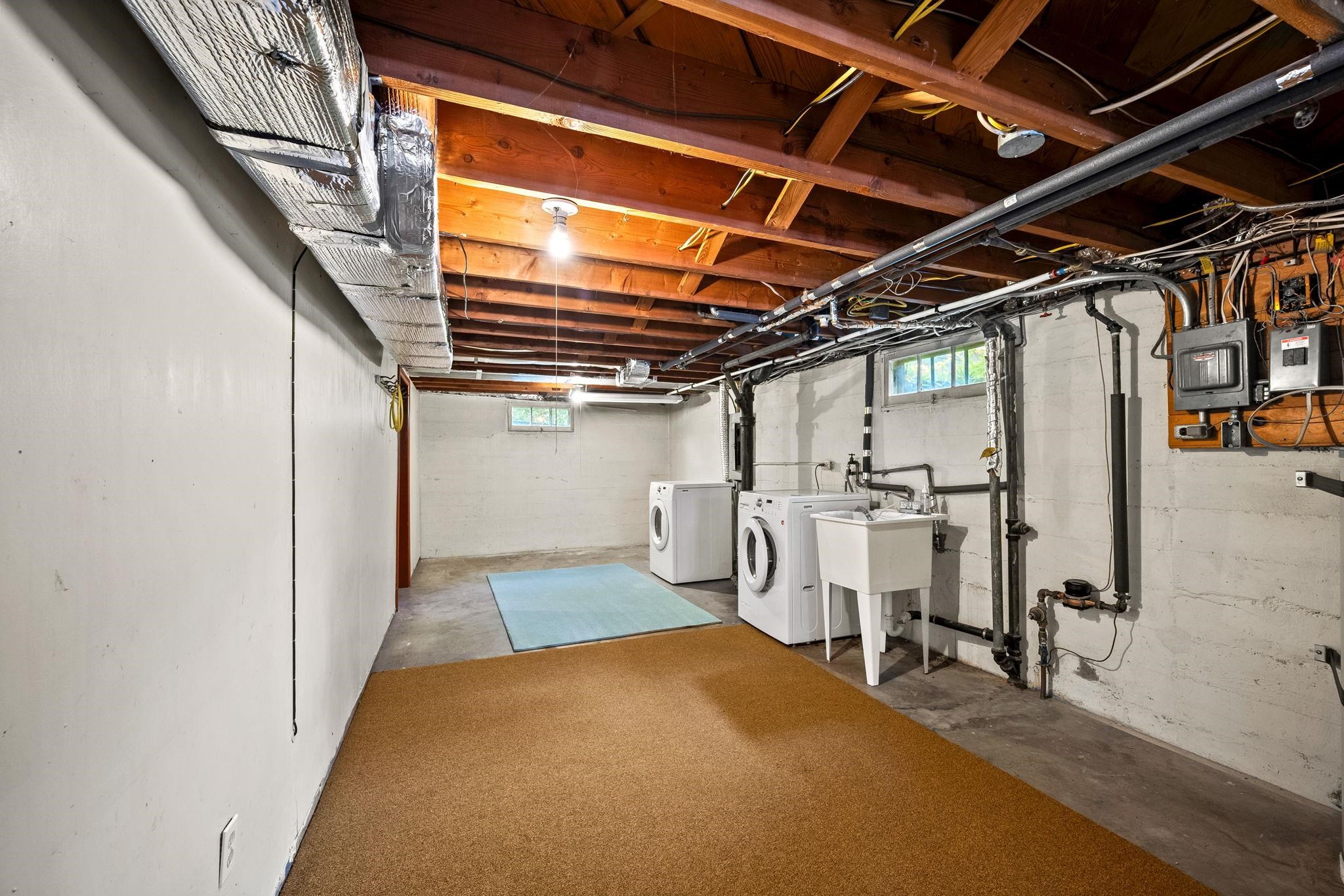 1304 E 39th Ave - Photo 40