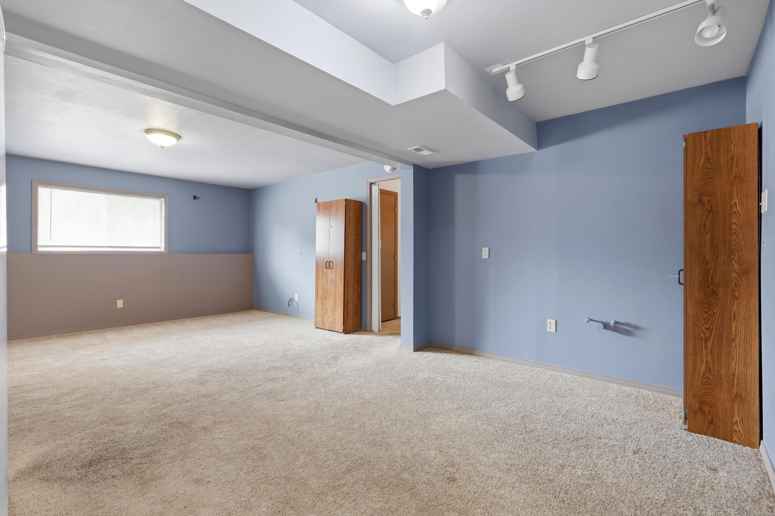 17703 E 6th Ave - Photo 32