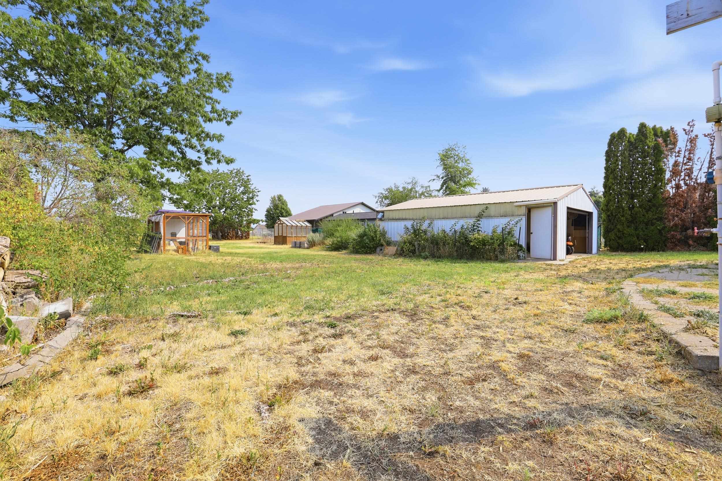 17703 E 6th Ave - Photo 38