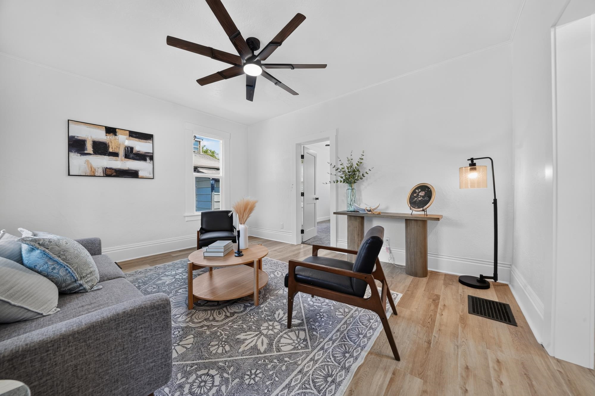 907 W Maxwell Ave - Photo 6