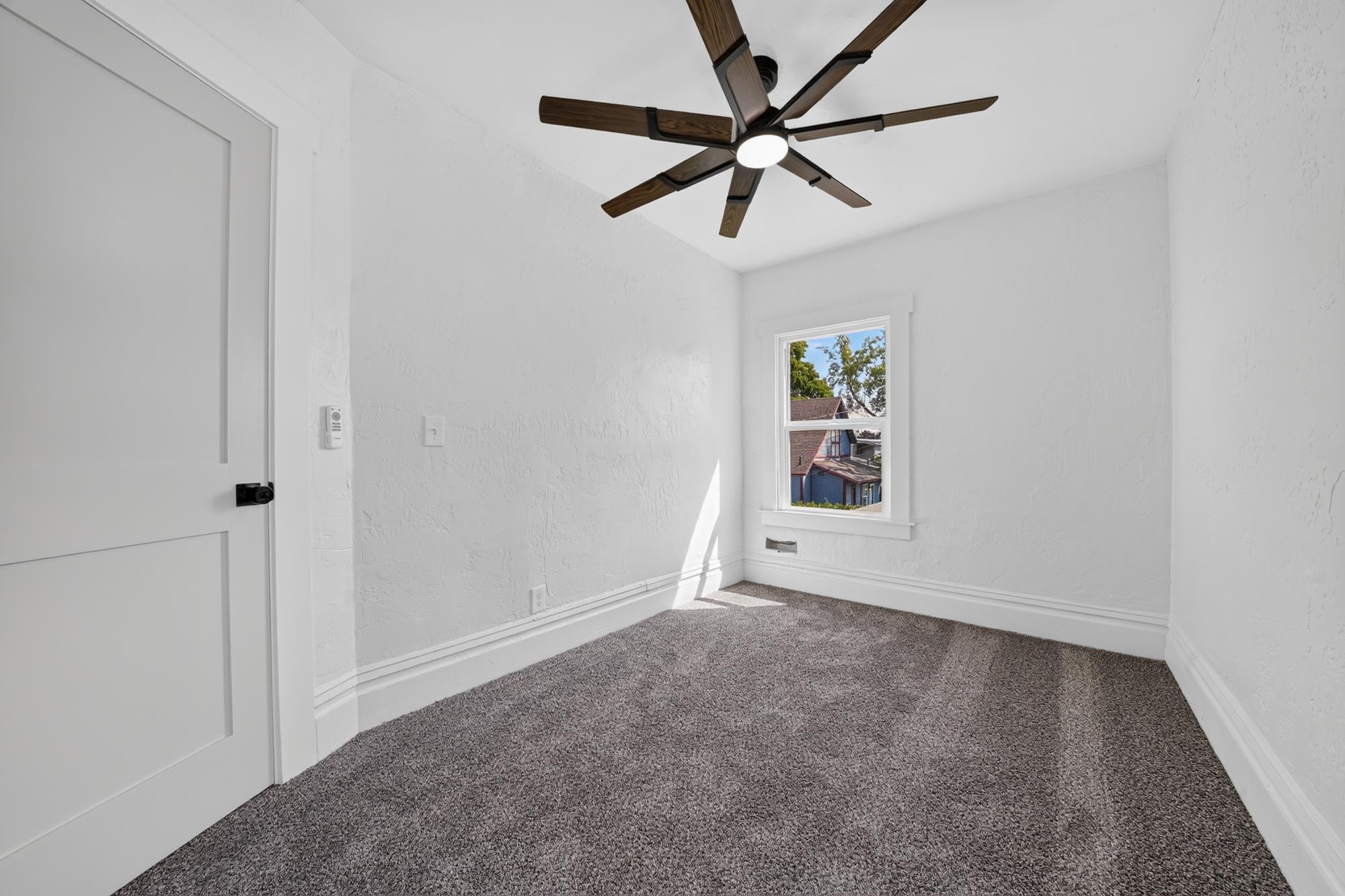 907 W Maxwell Ave - Photo 32