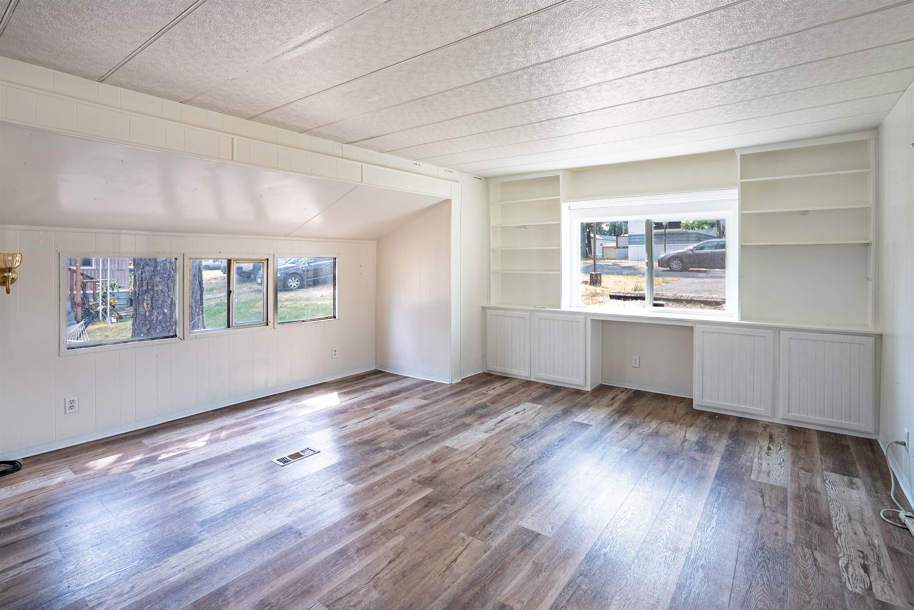 34124 N Newport Hwy - Photo 4