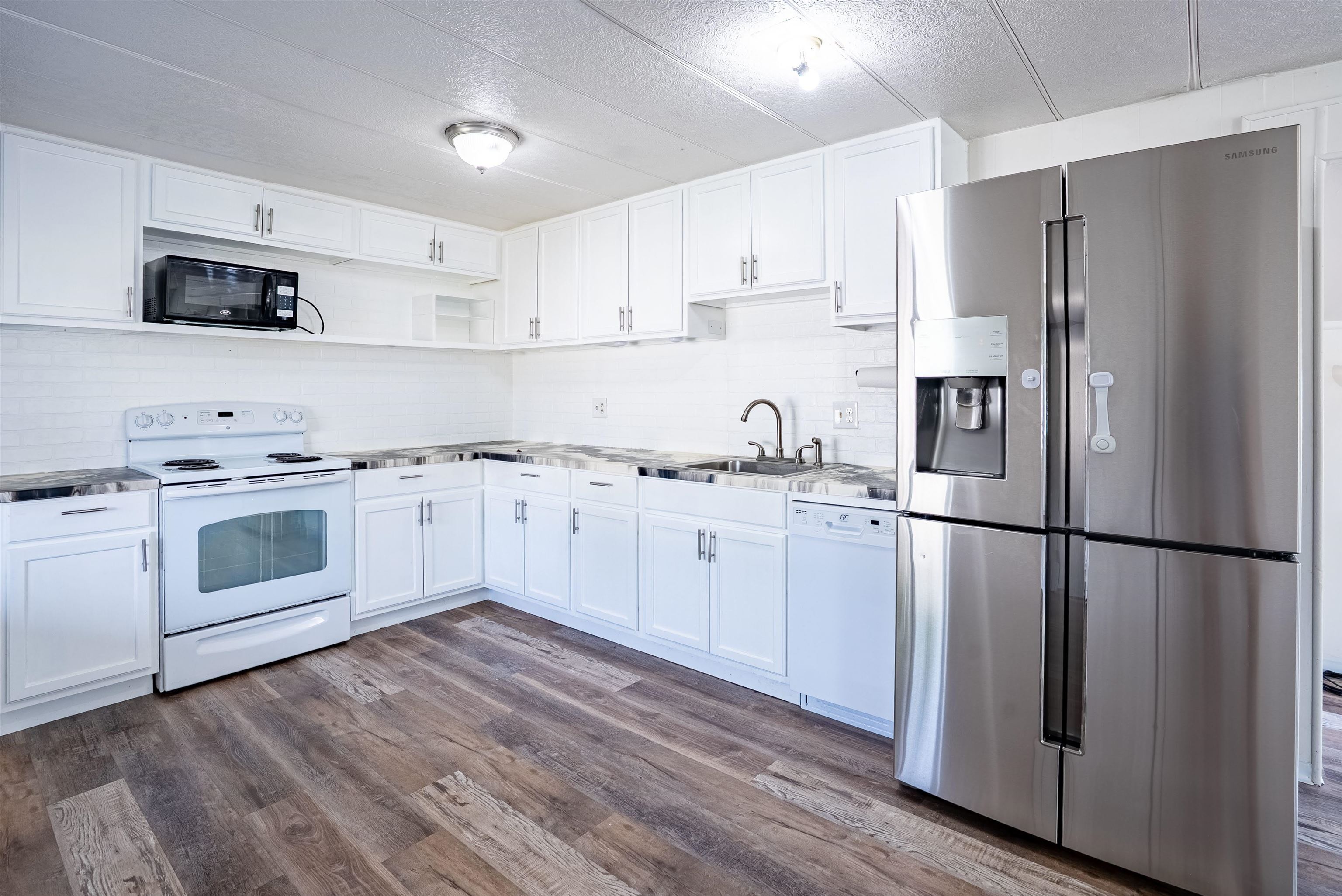 34124 N Newport Hwy - Photo 7