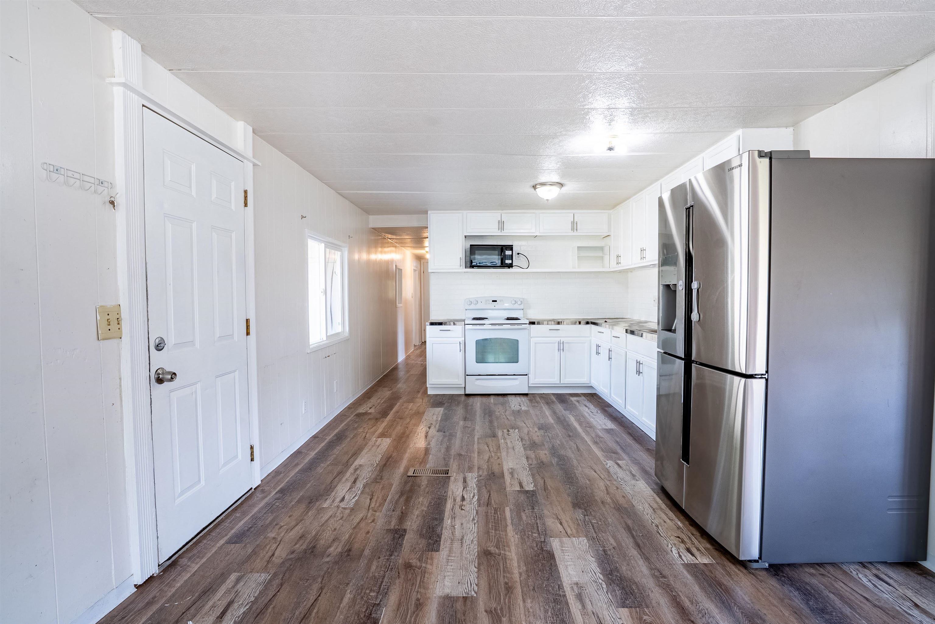 34124 N Newport Hwy - Photo 8