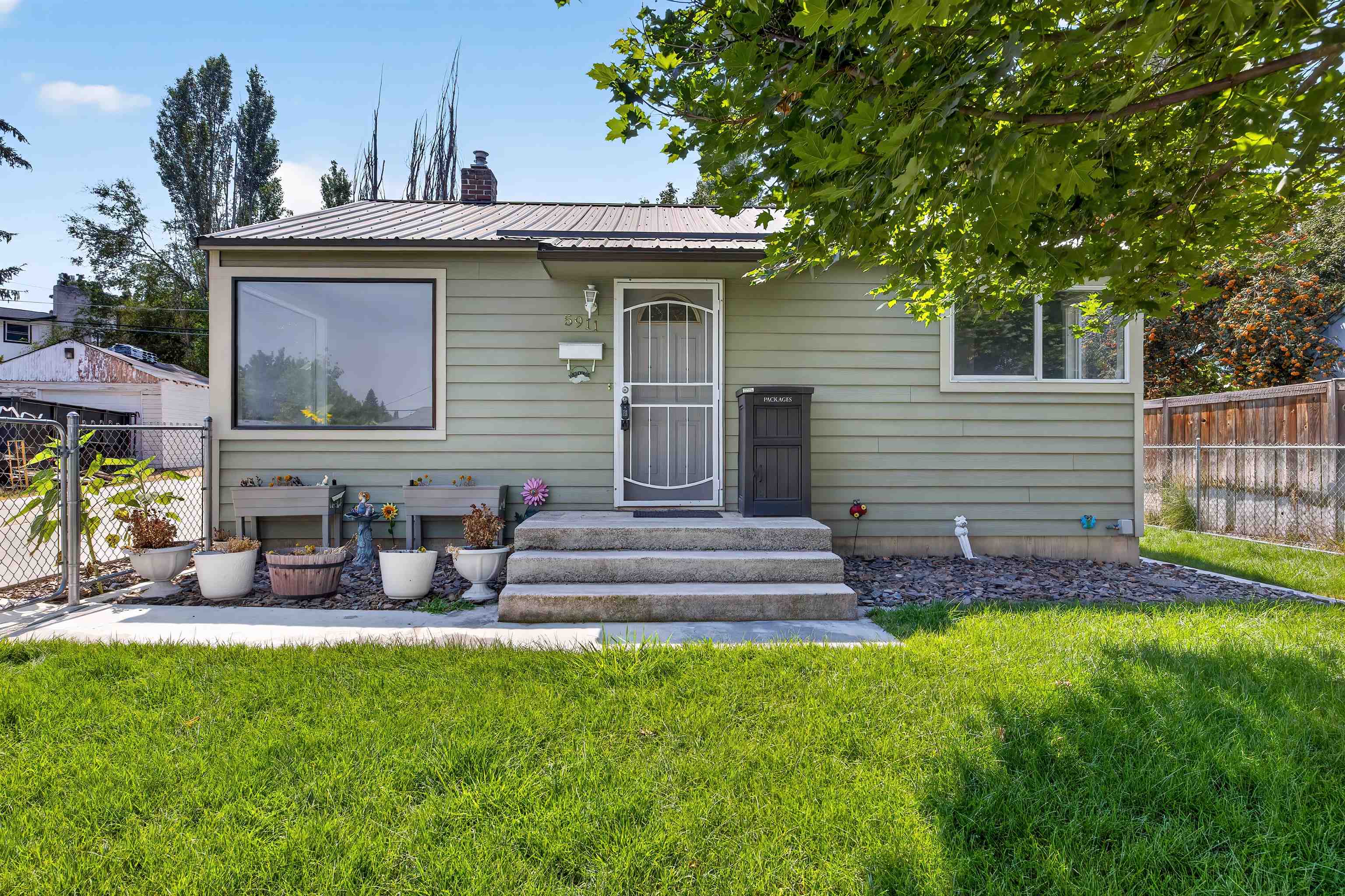 5911 N Braeburn Dr - Photo 1