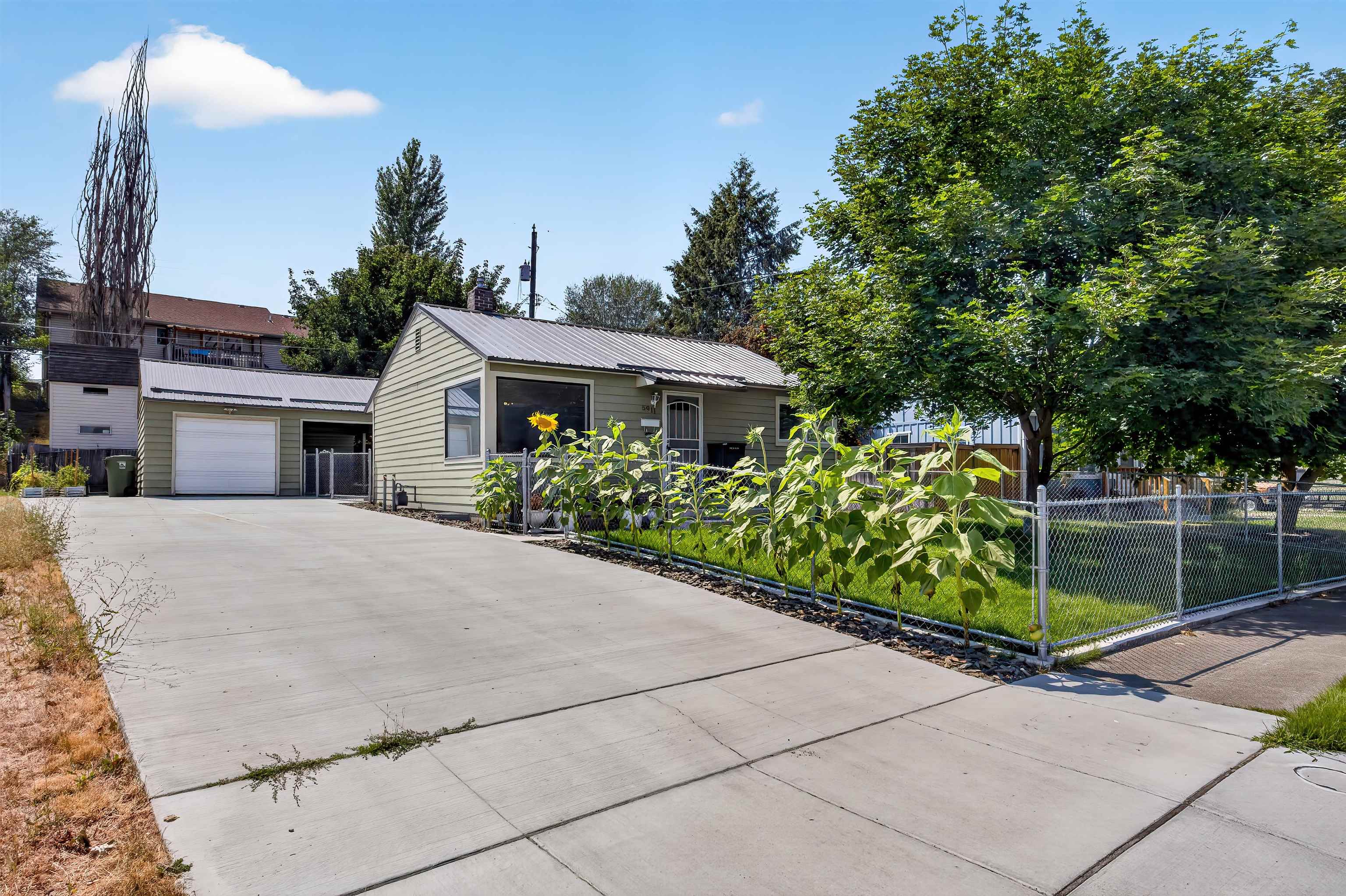 5911 N Braeburn Dr - Photo 2