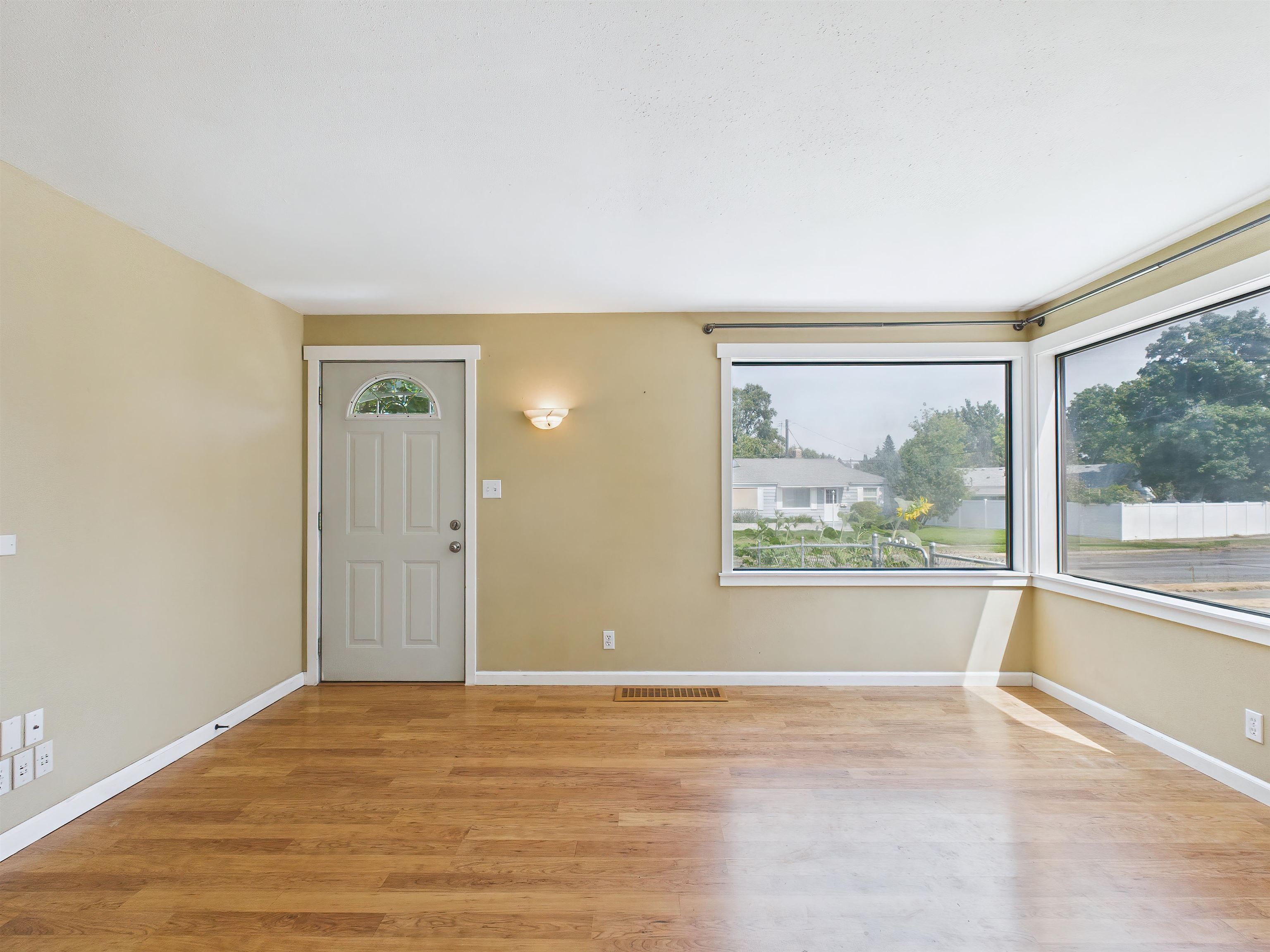 5911 N Braeburn Dr - Photo 6