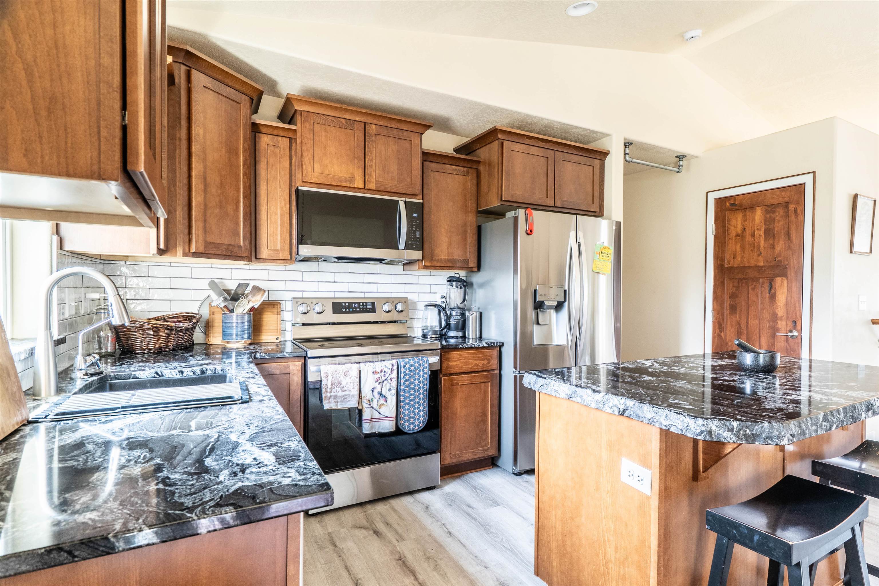 9806 E Hoffman Ct - Photo 6