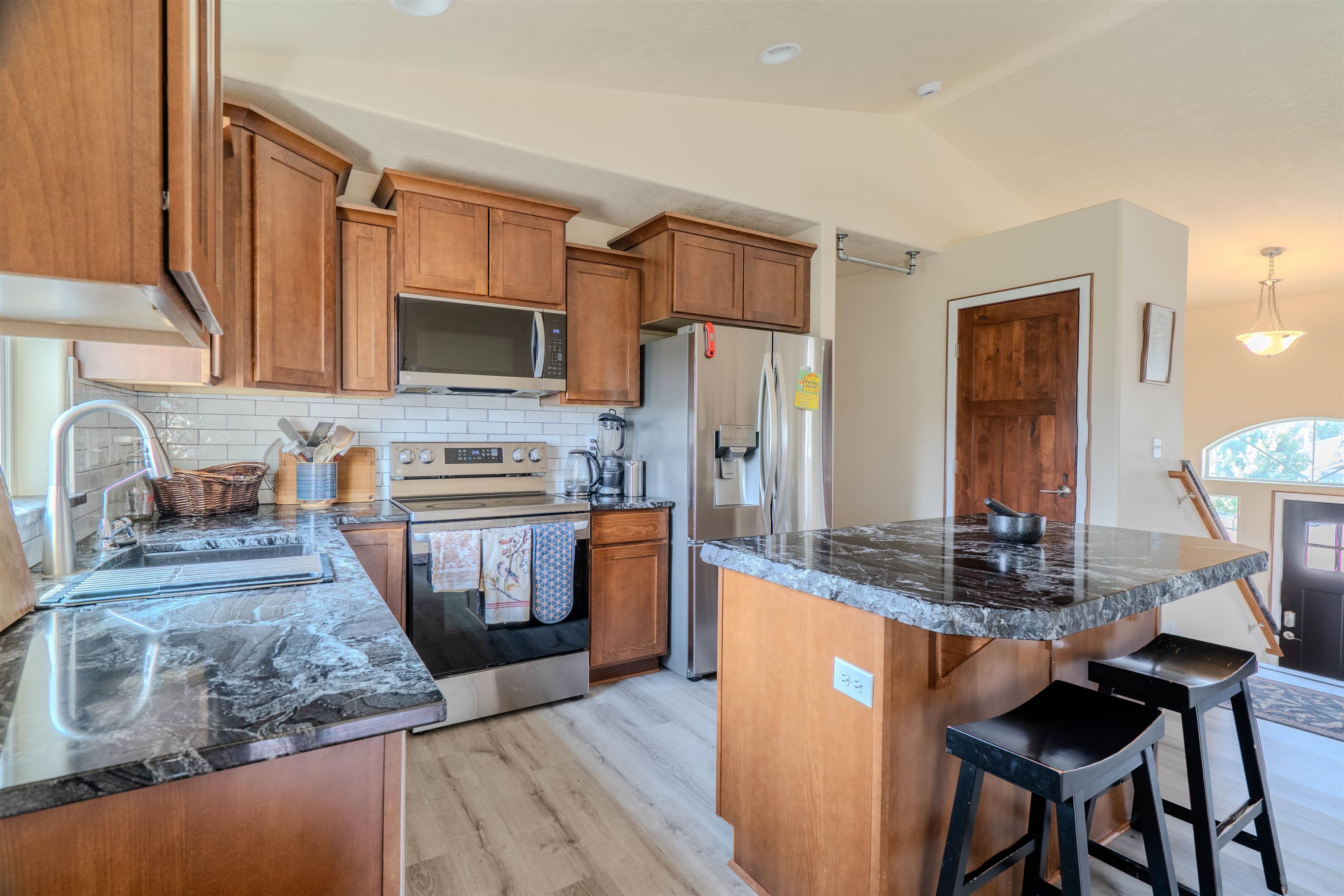 9806 E Hoffman Ct - Photo 4