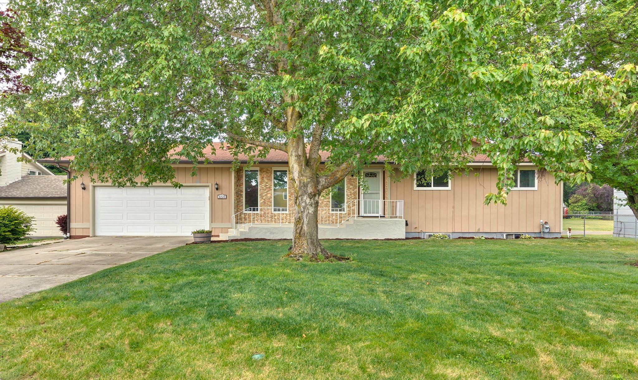 1225 S Woodlawn Rd - Photo 1