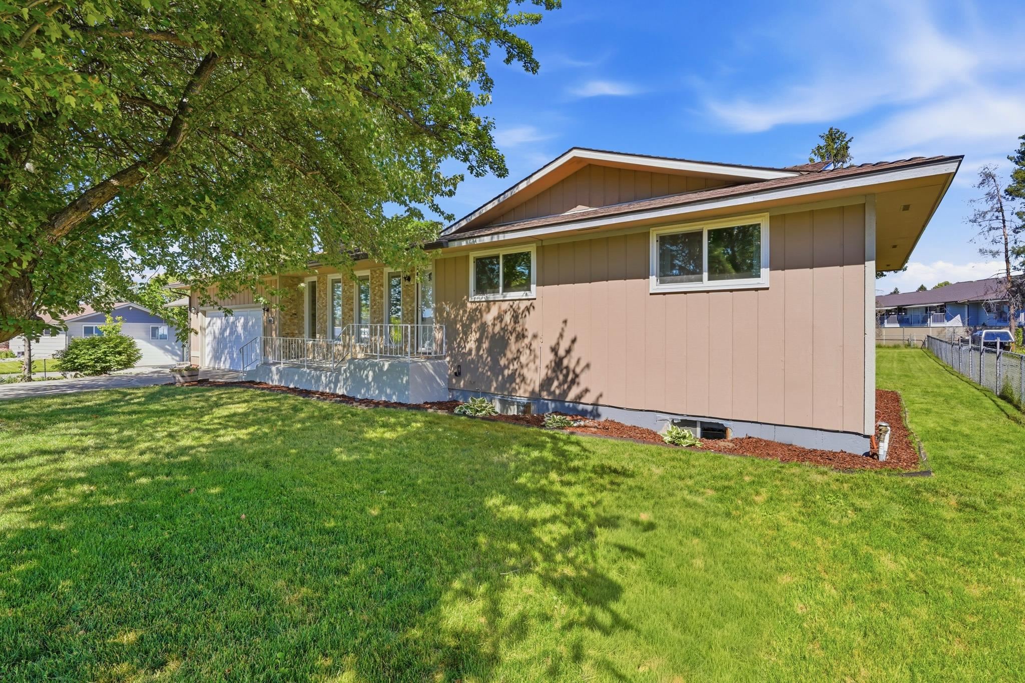 1225 S Woodlawn Rd - Photo 5